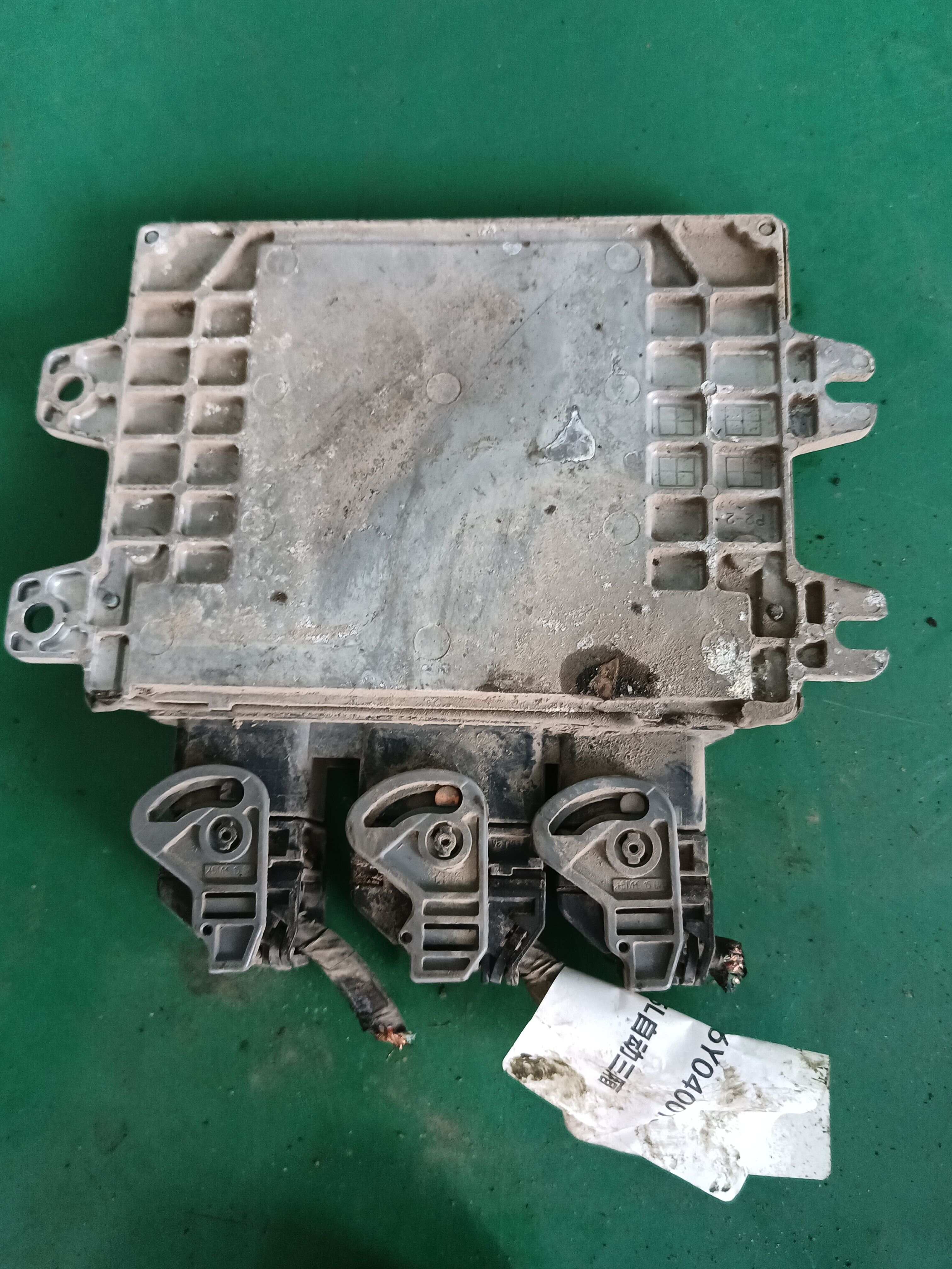 MEC91110D16420 发动机电脑