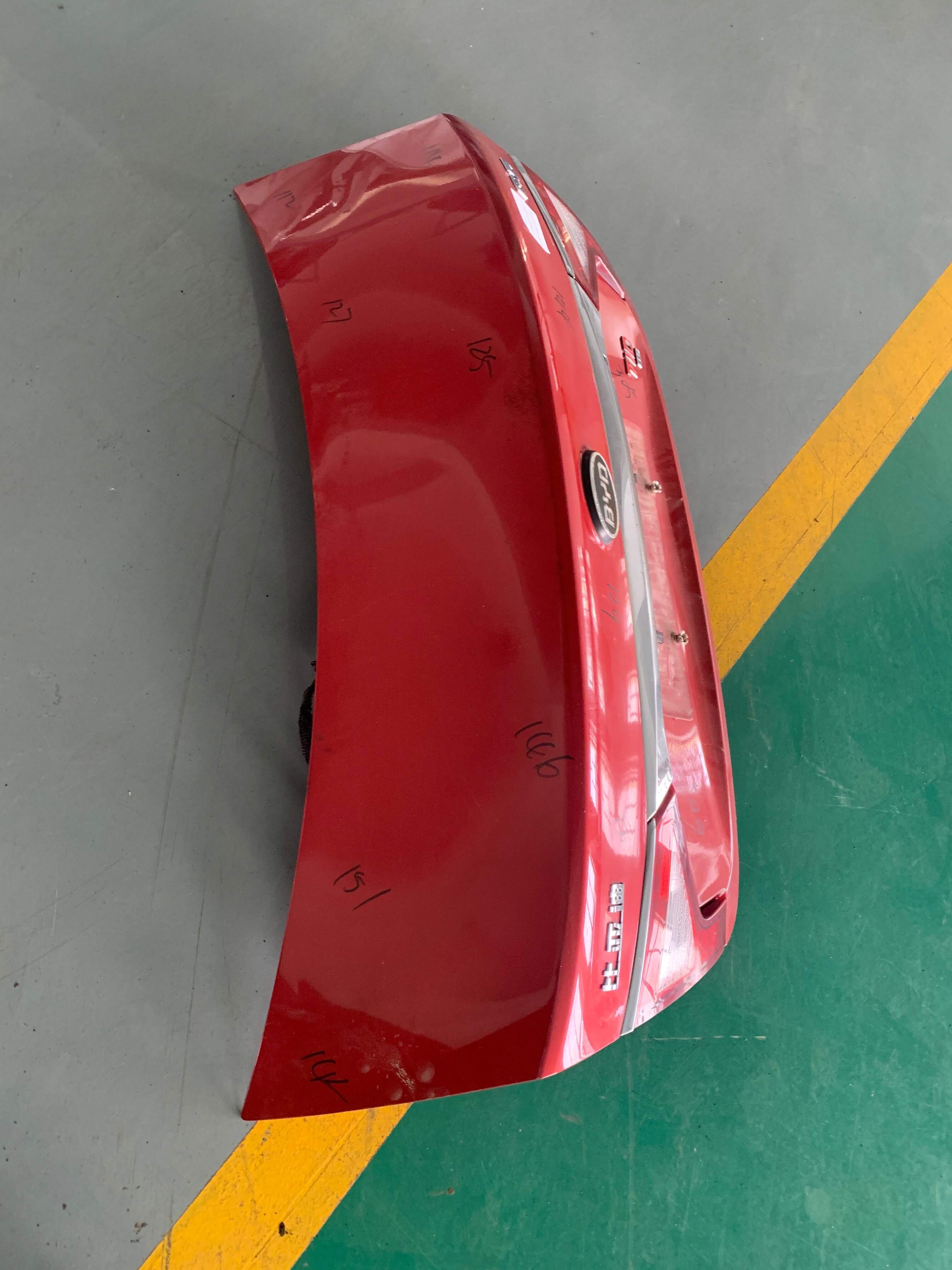 1128667900 Trunk Lid Assembly