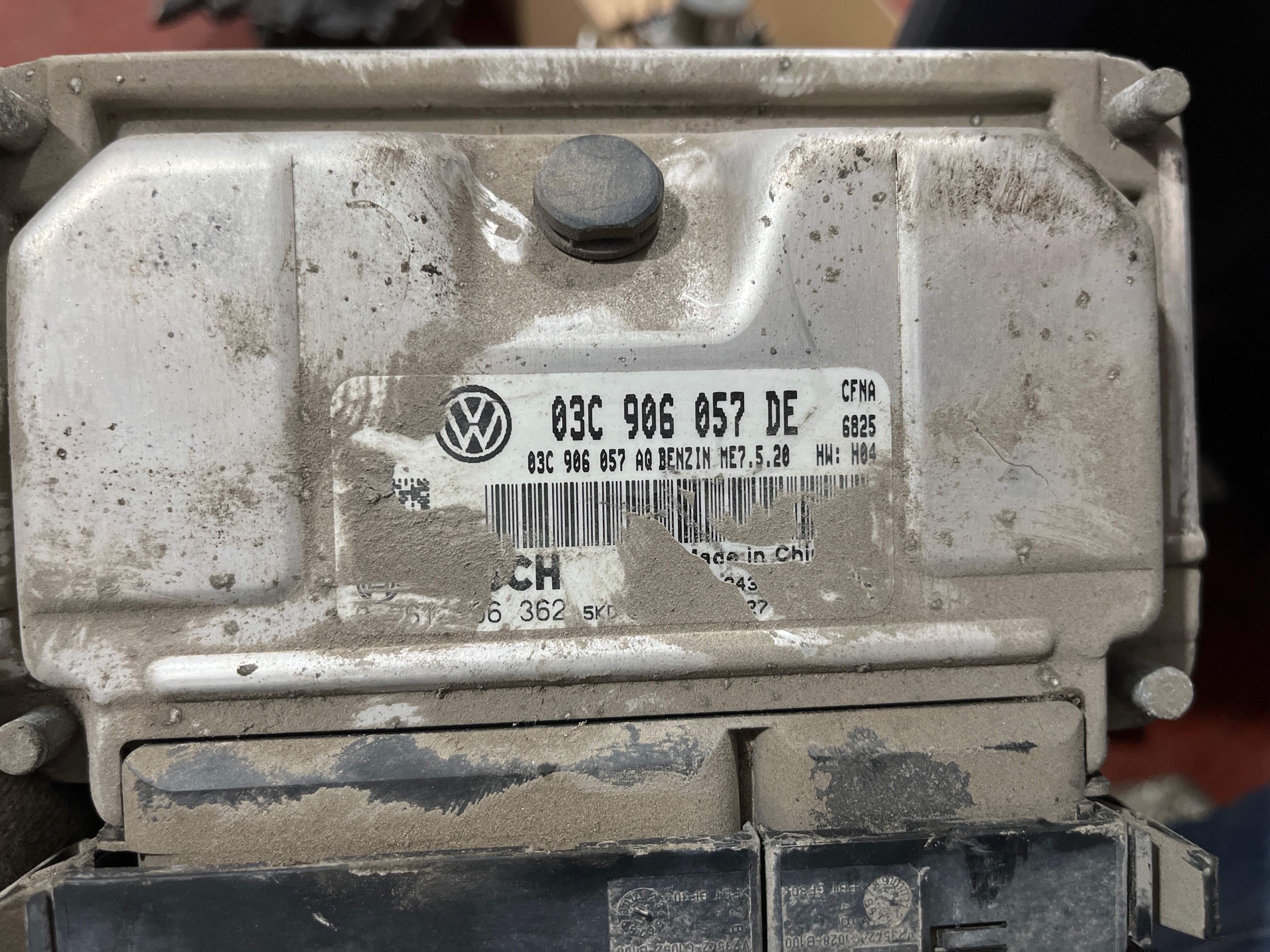 03C906057DE 发动机电脑