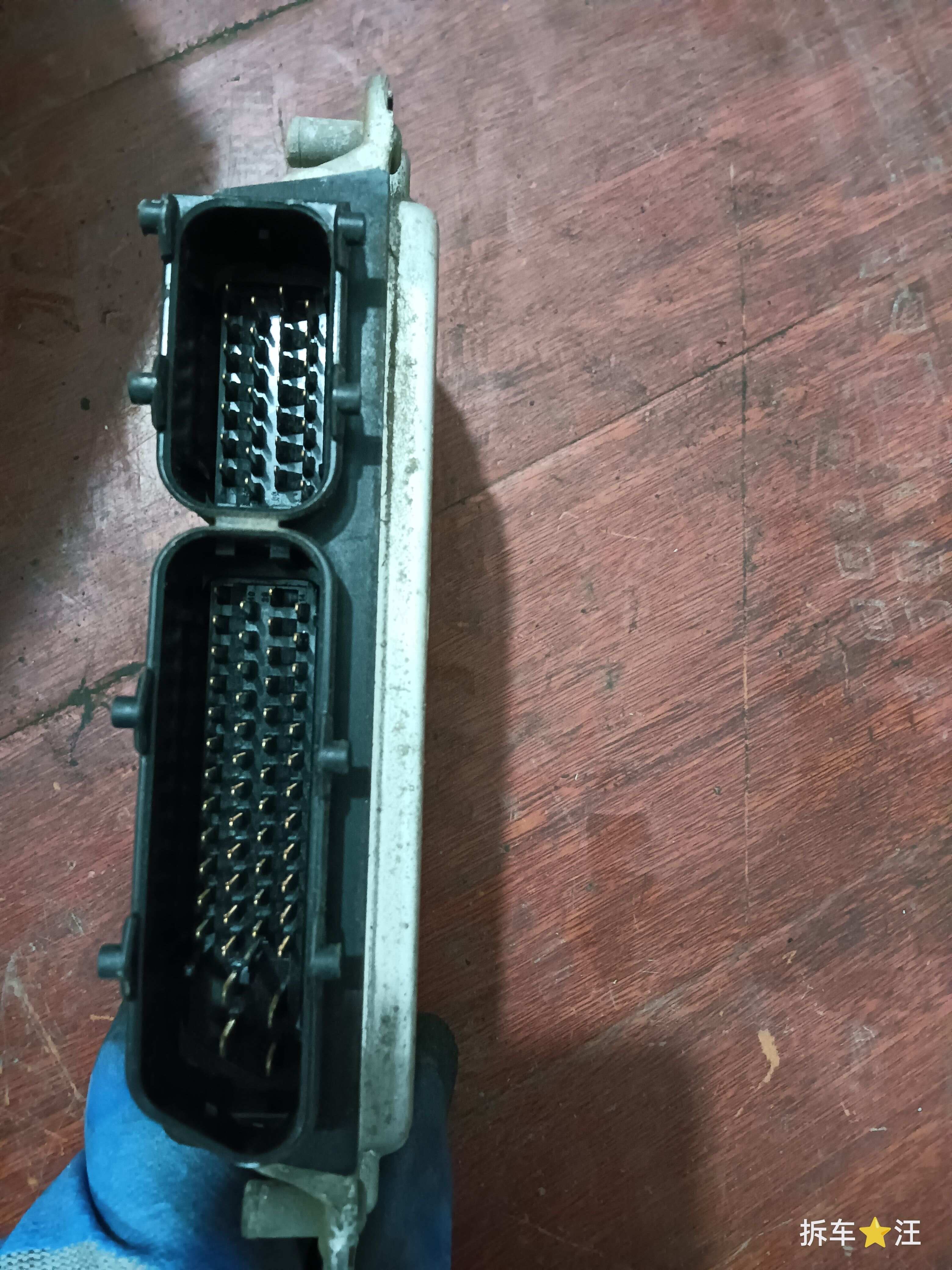 03C906057DQ 发动机电脑
