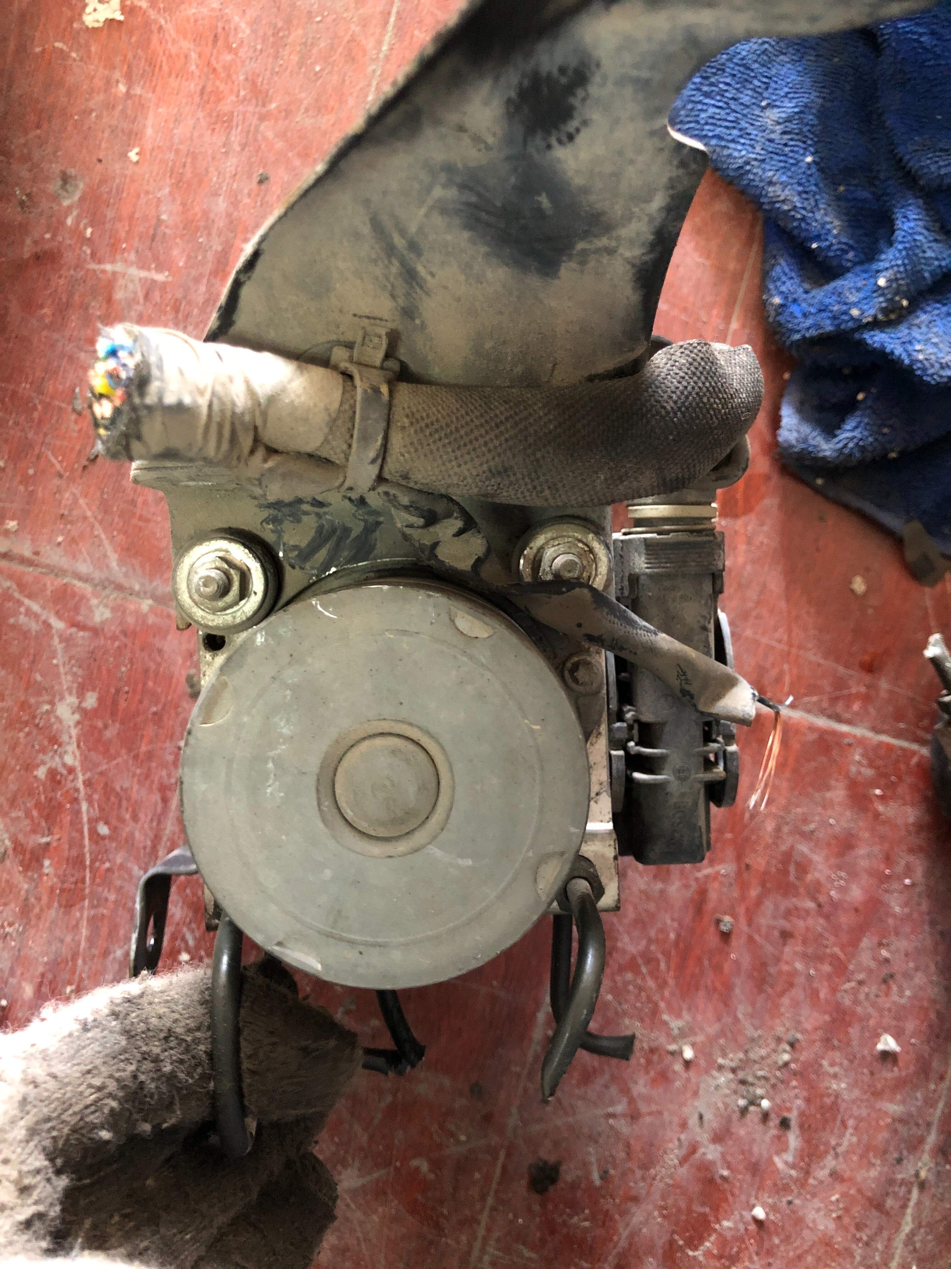0265232736 ABS Pump Assembly