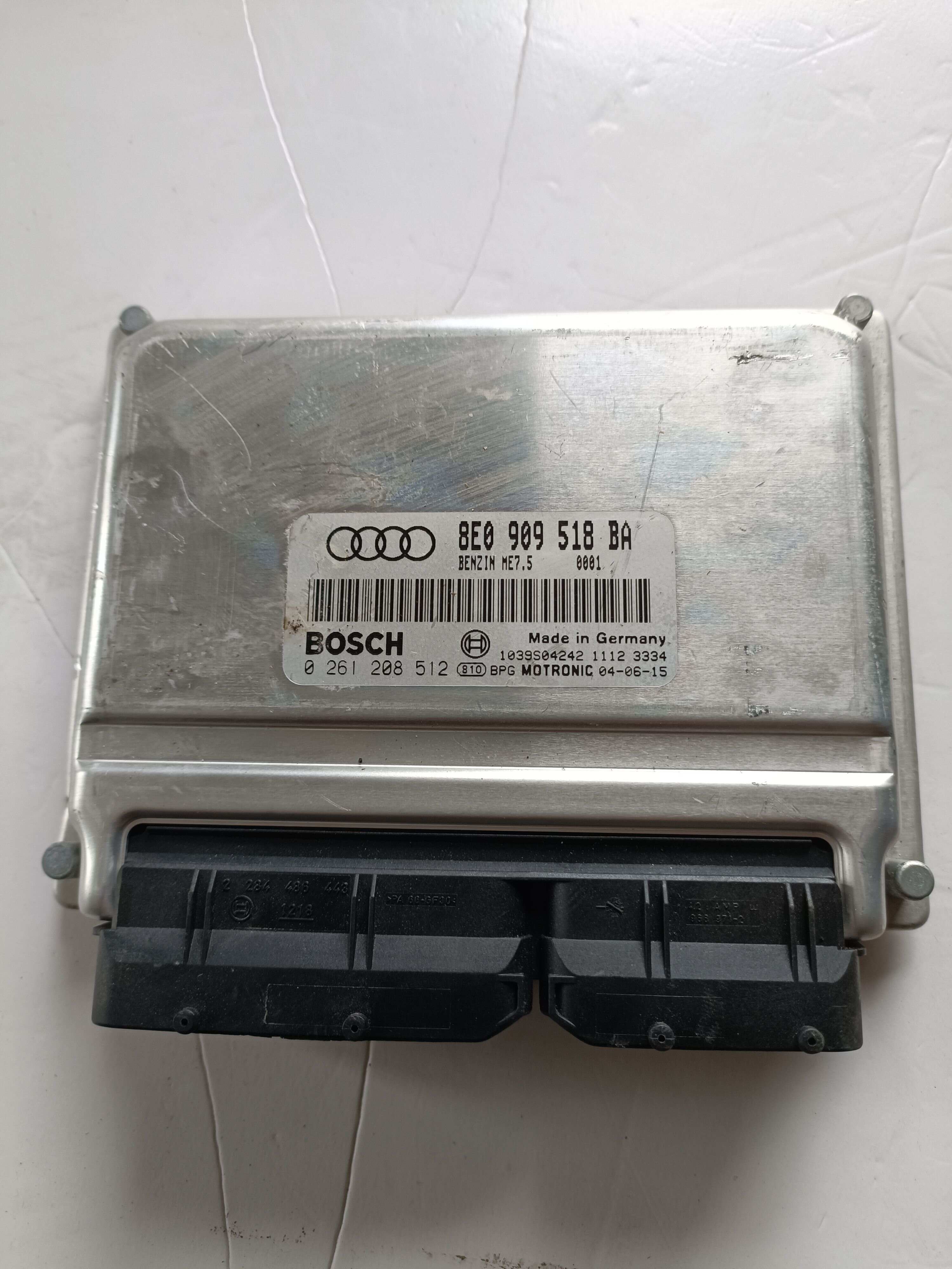 8E0909518BA 发动机电脑