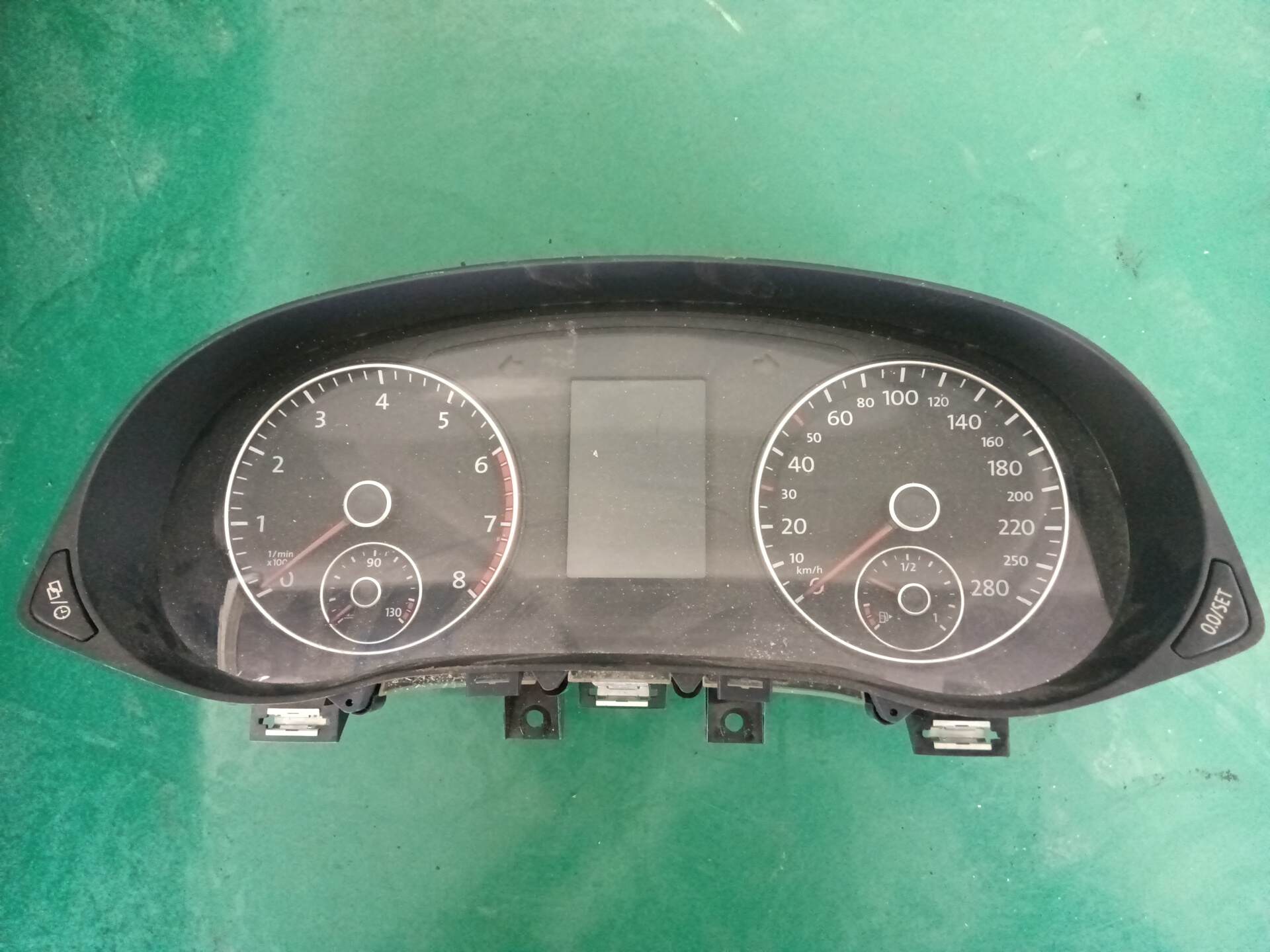 56D920870A 组合仪表总成
