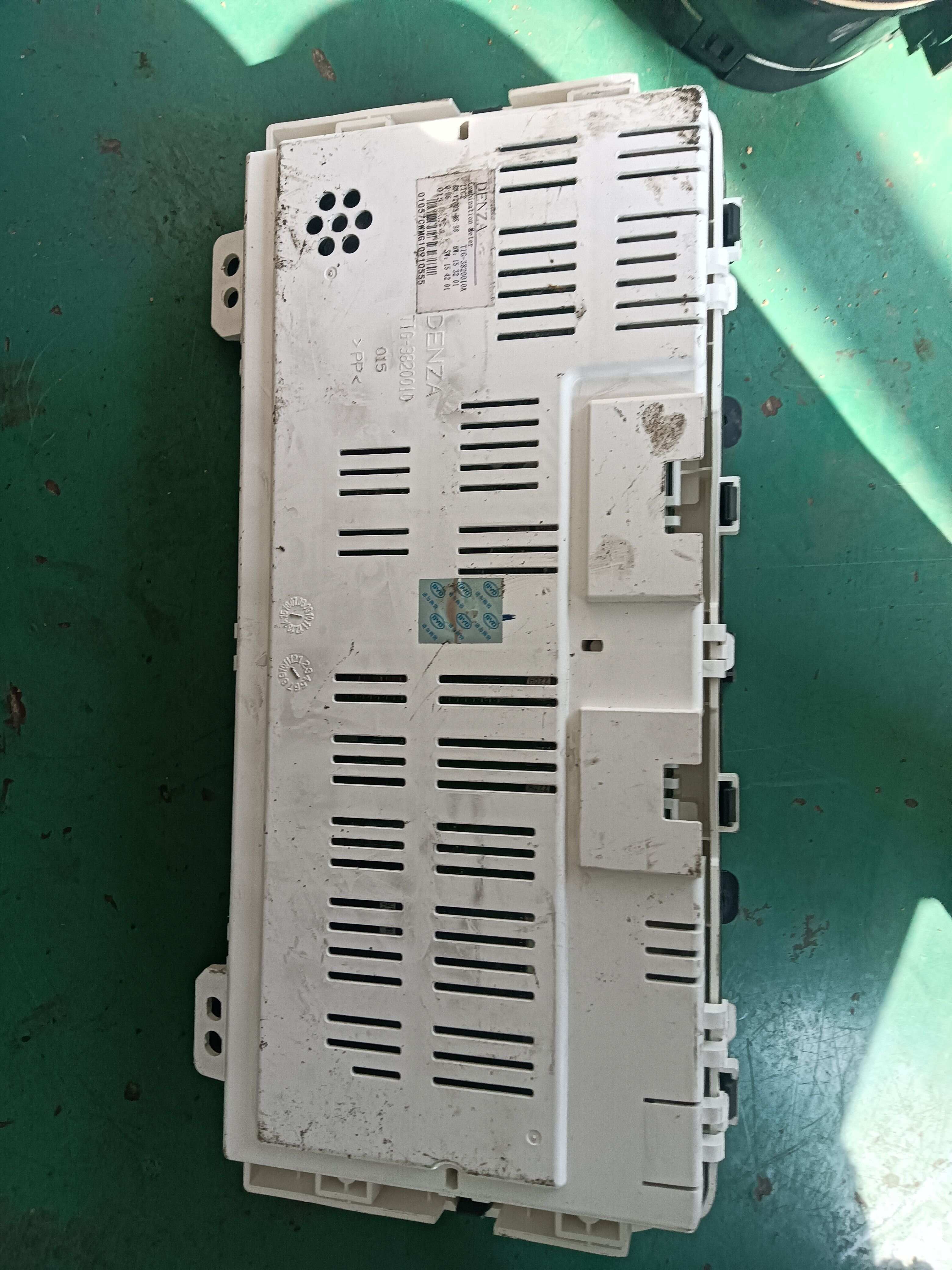 TIG3820010 组合仪表总成
