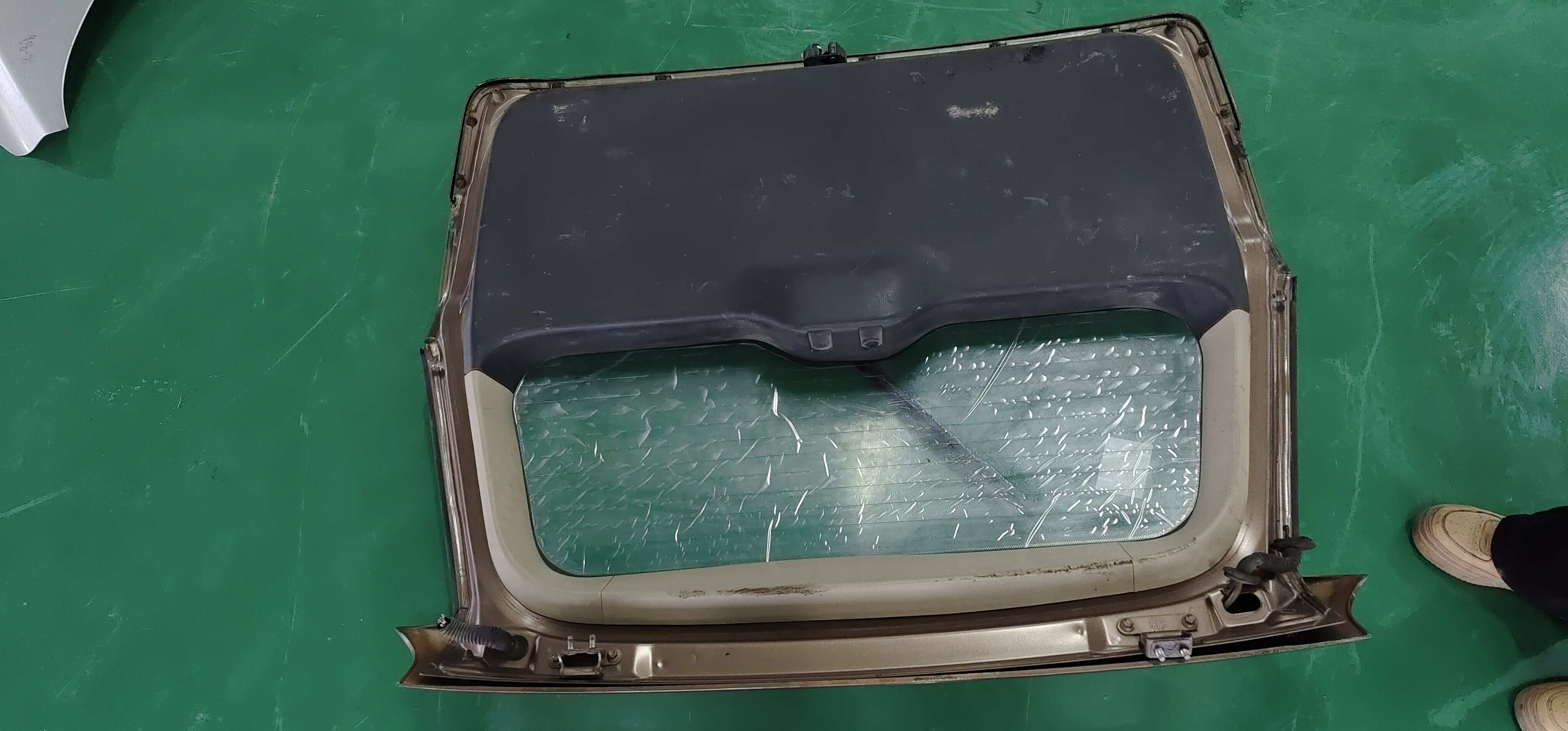 1012014064 Trunk Lid Assembly