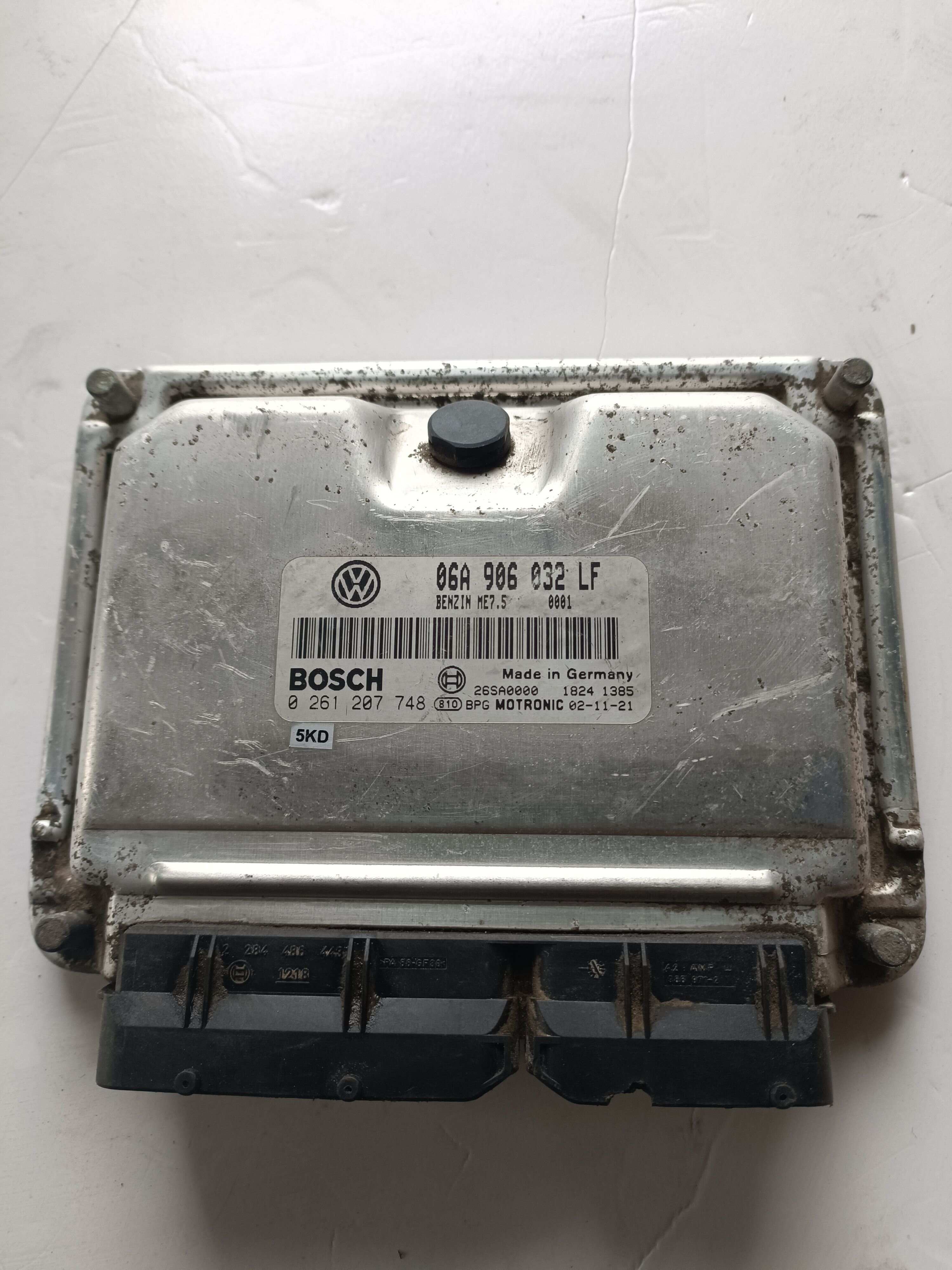 06A906032LF 发动机电脑