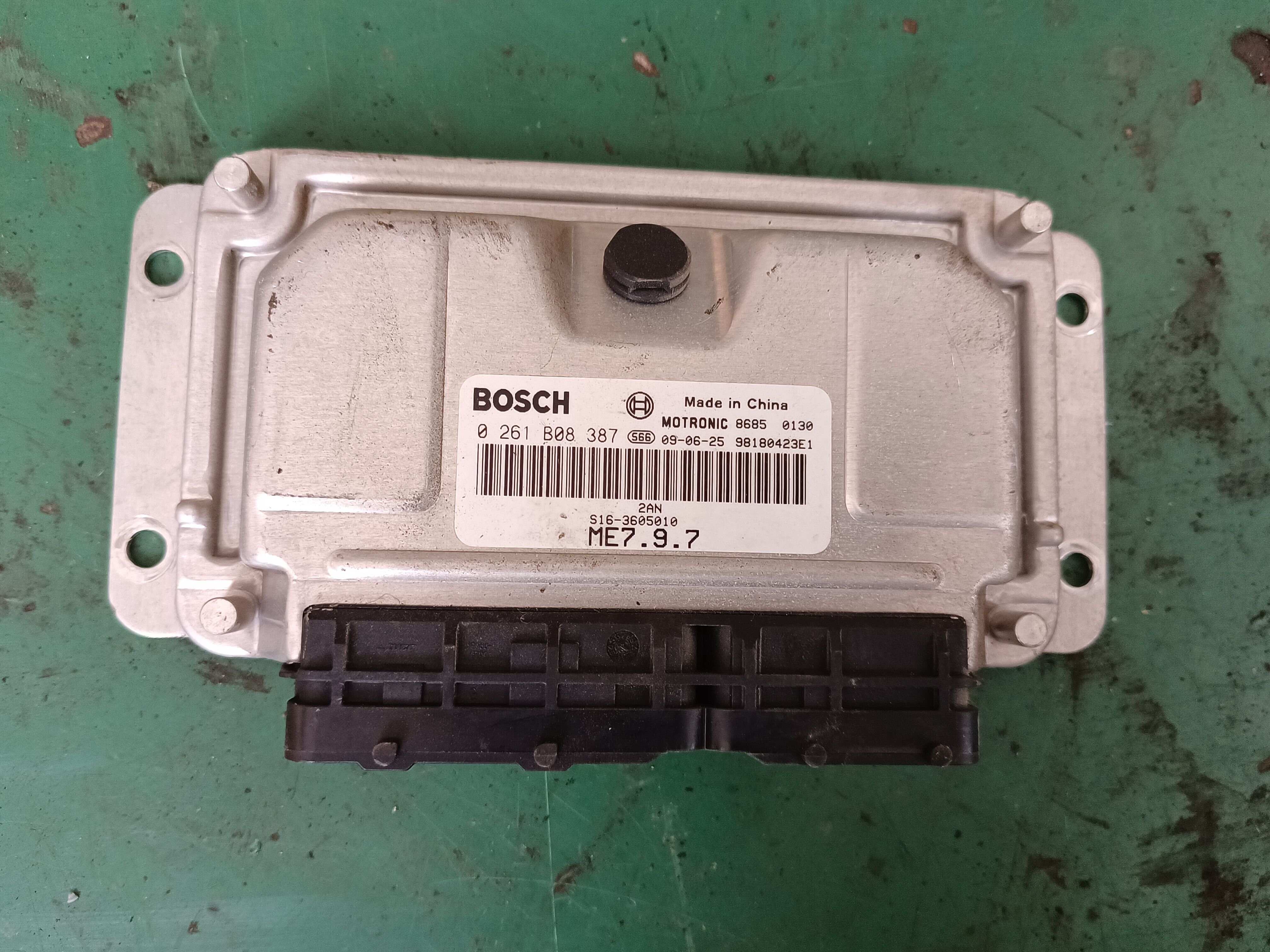 0261B08387 Engine Control Unit (ECU)
