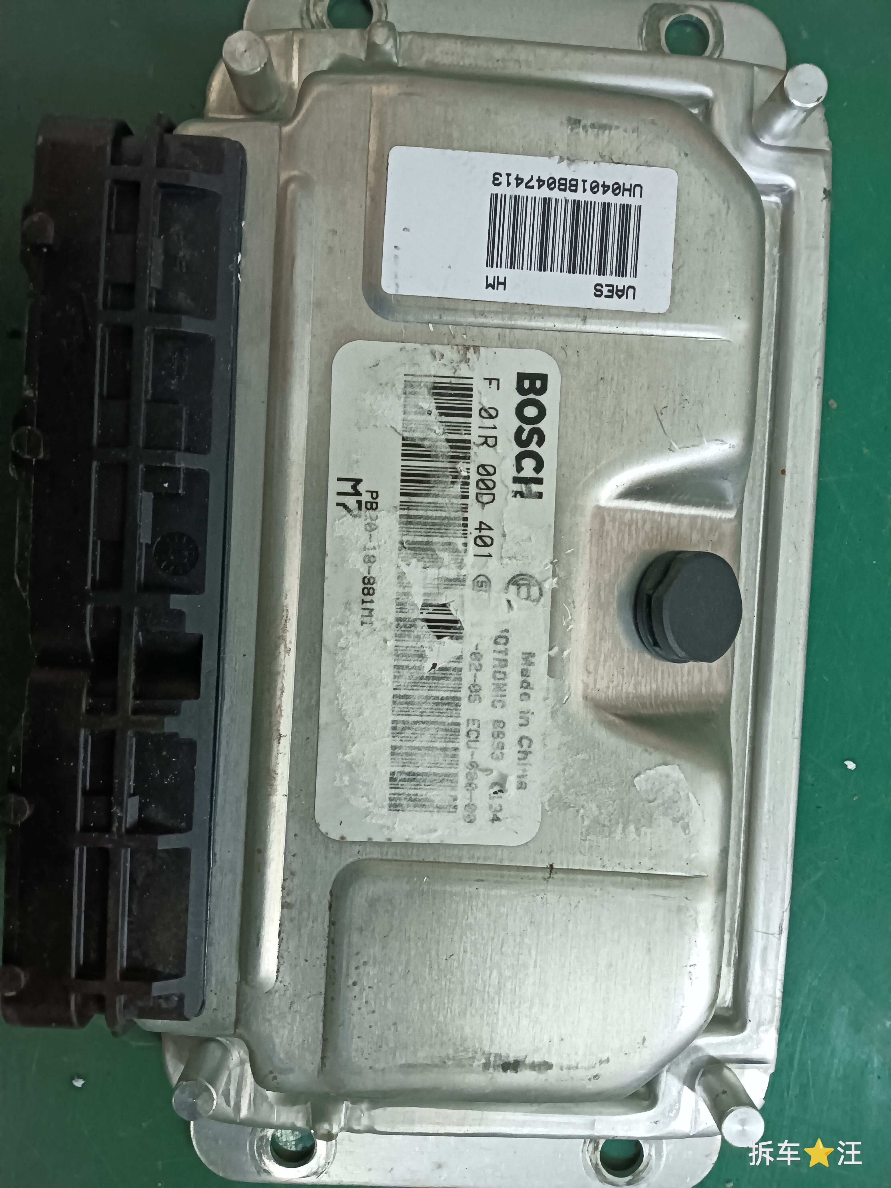 F01R00D401 发动机电脑