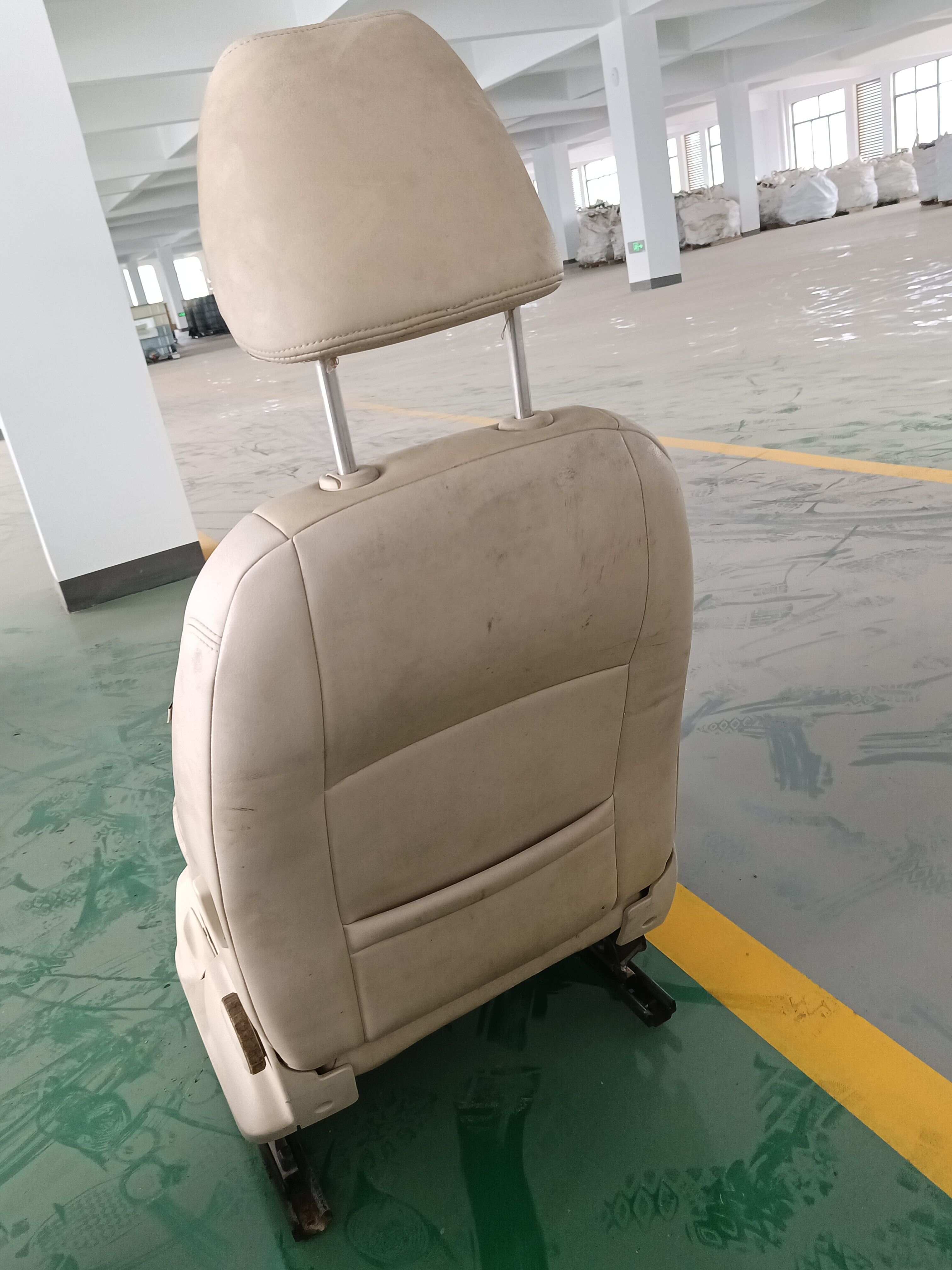 5ND881105 驾驶员座椅总成