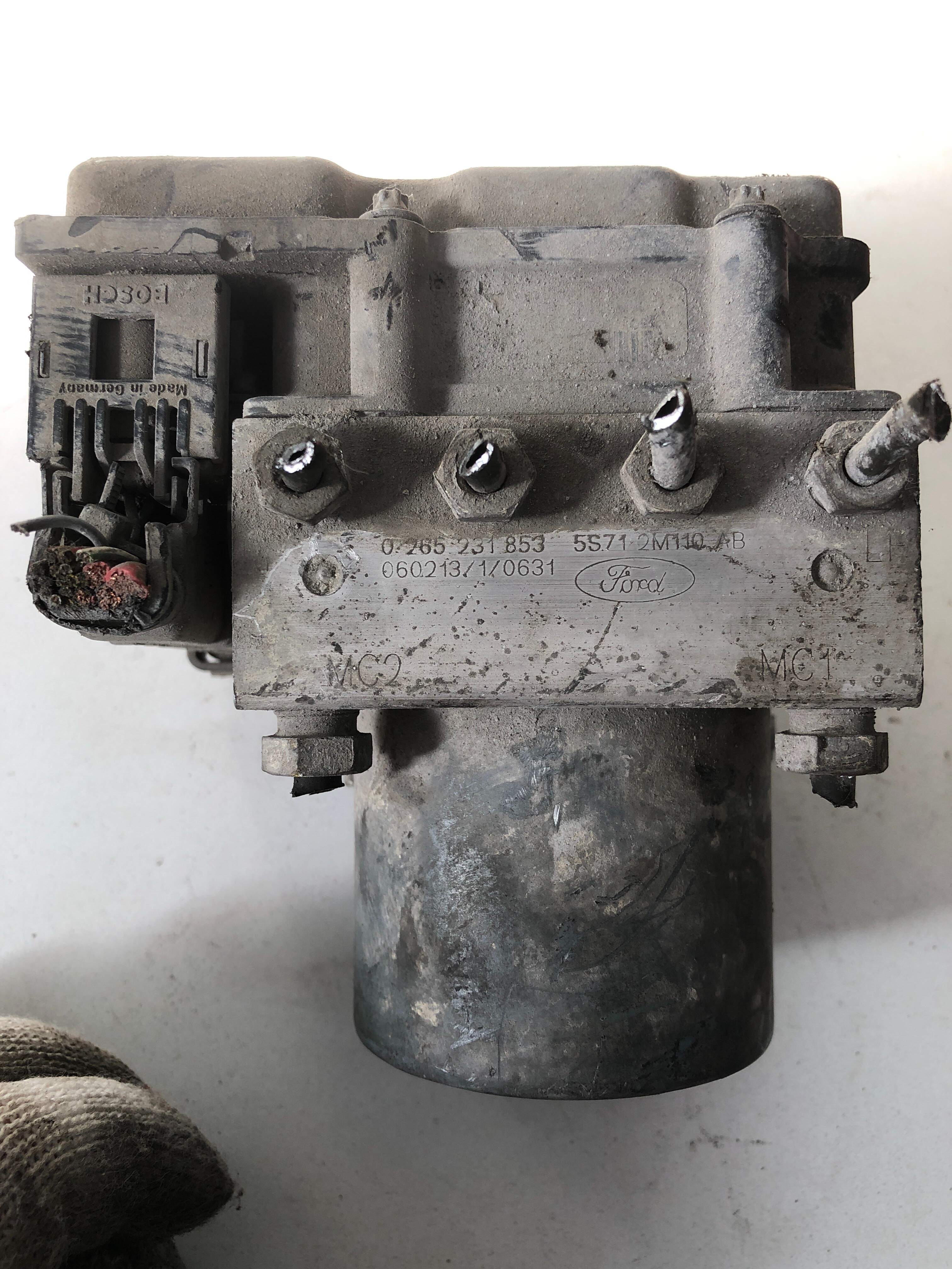 5S712M110AB ABS Pump Assembly
