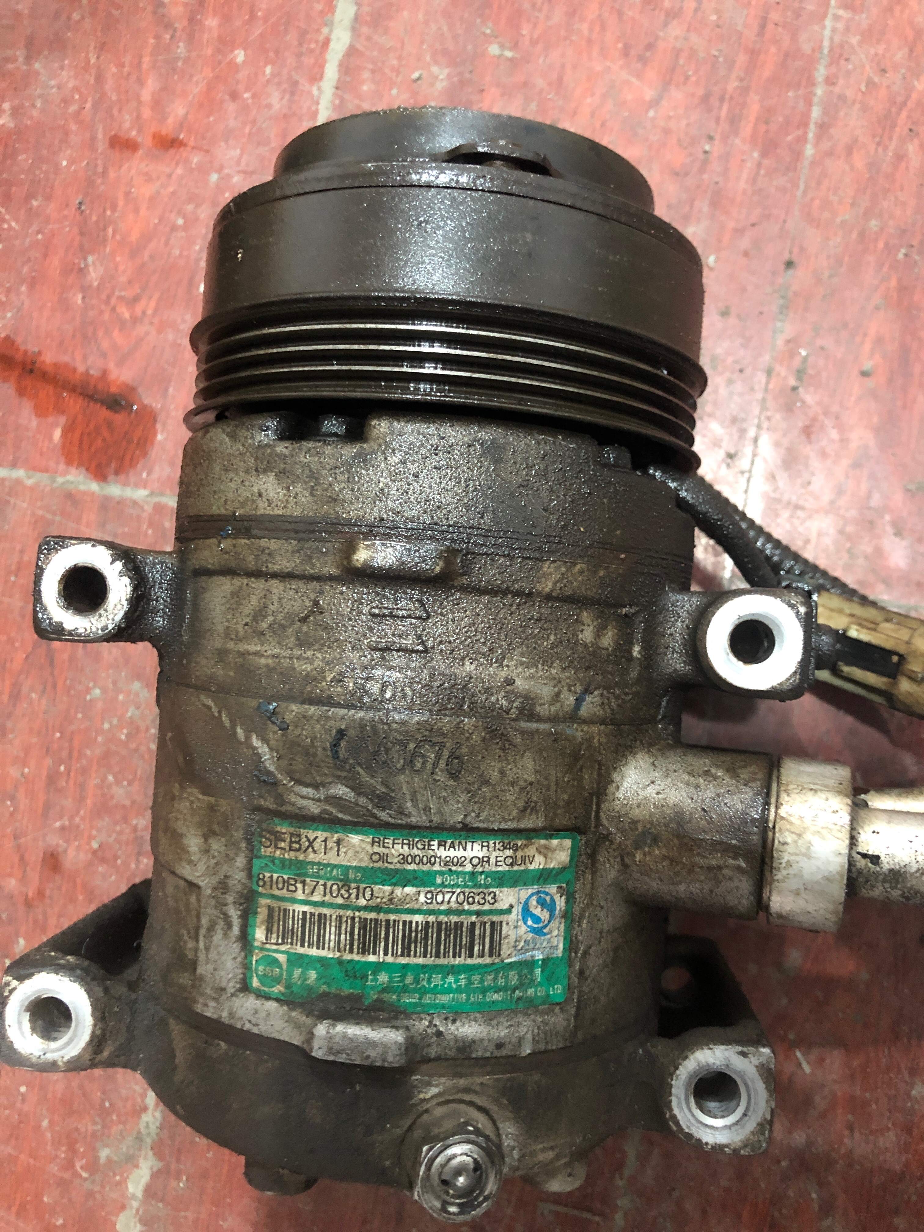 9070633 A/C Compressor