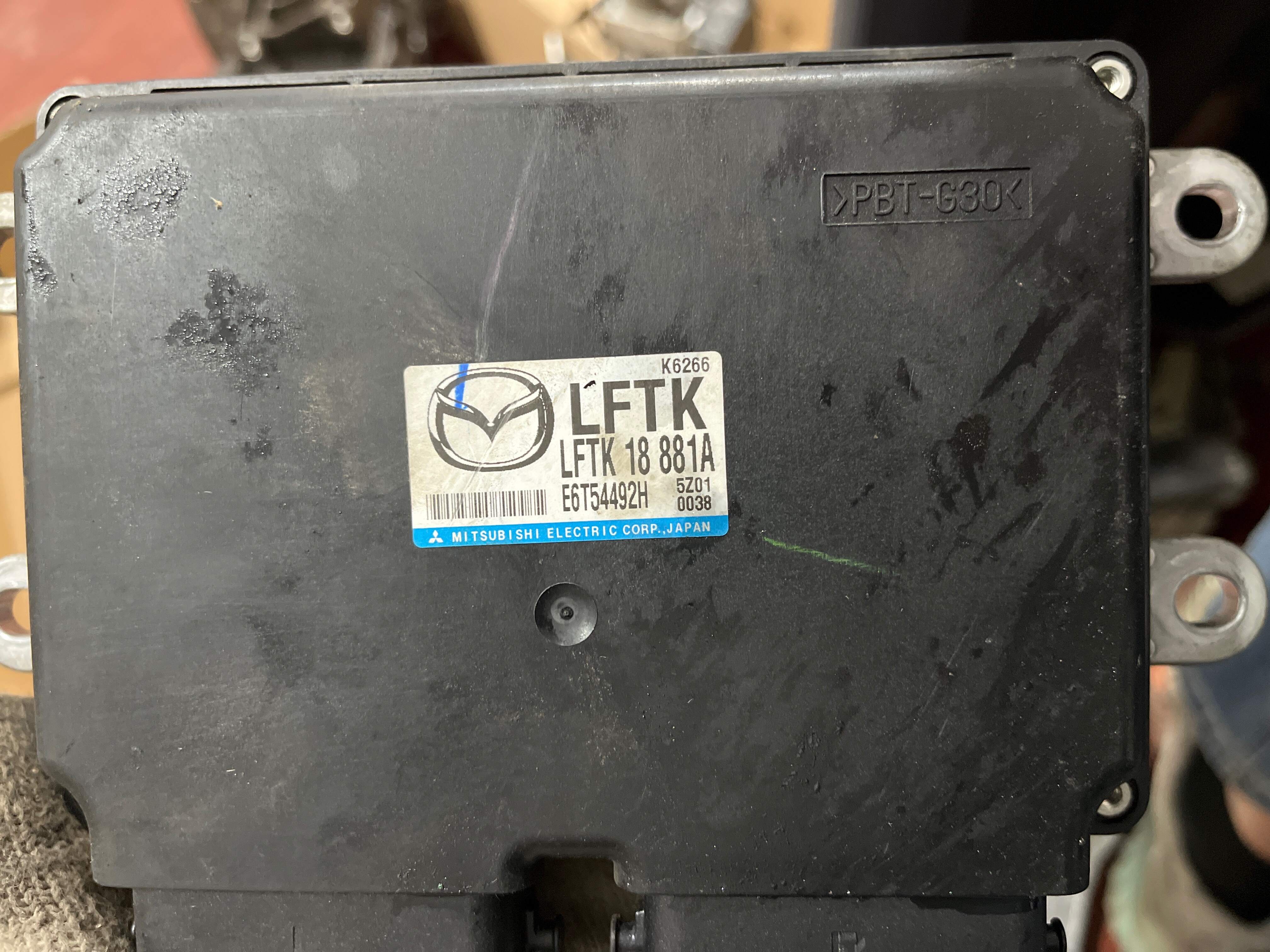 LFTK18881A 发动机电脑