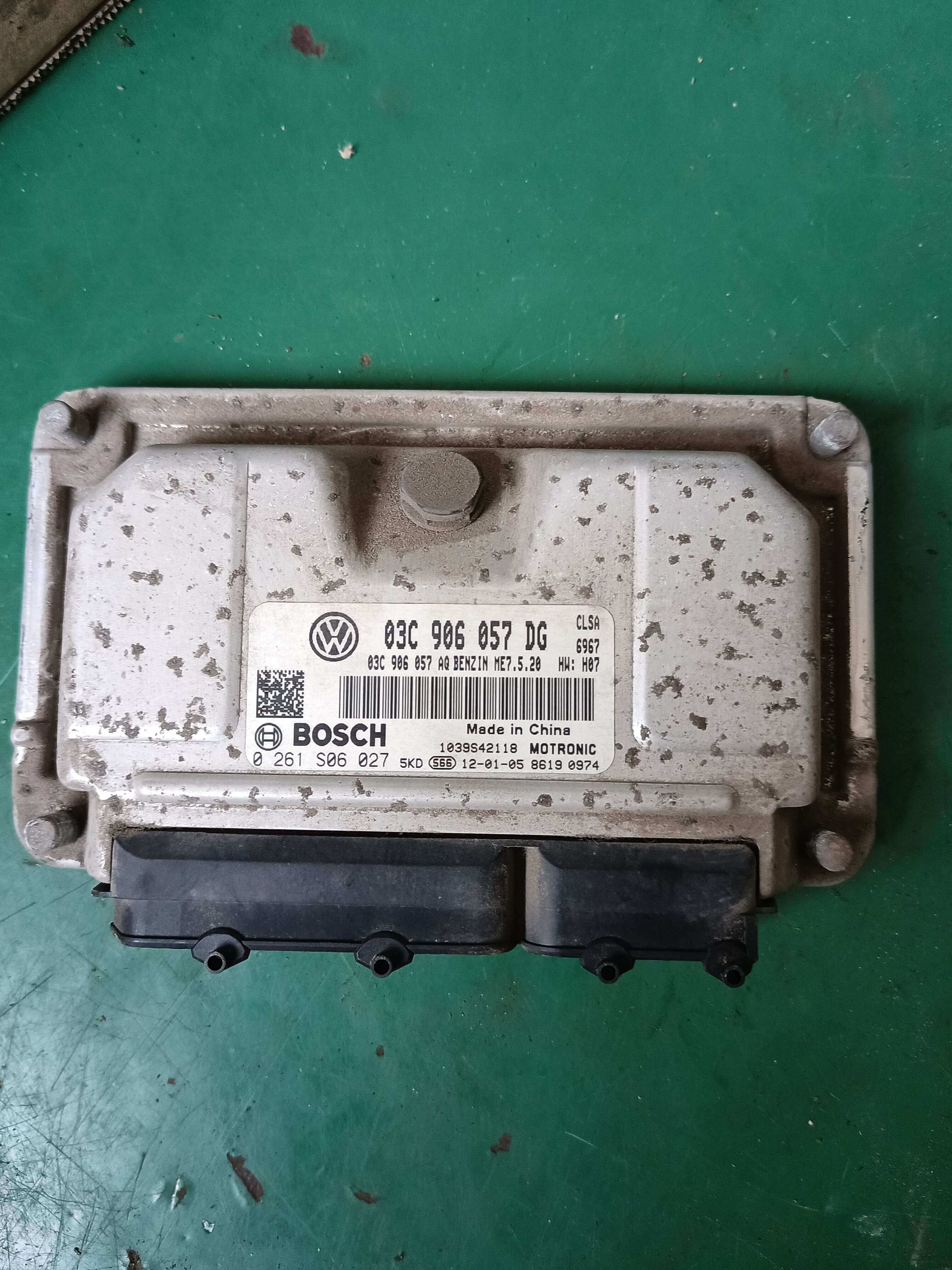 03C906057DG 发动机电脑