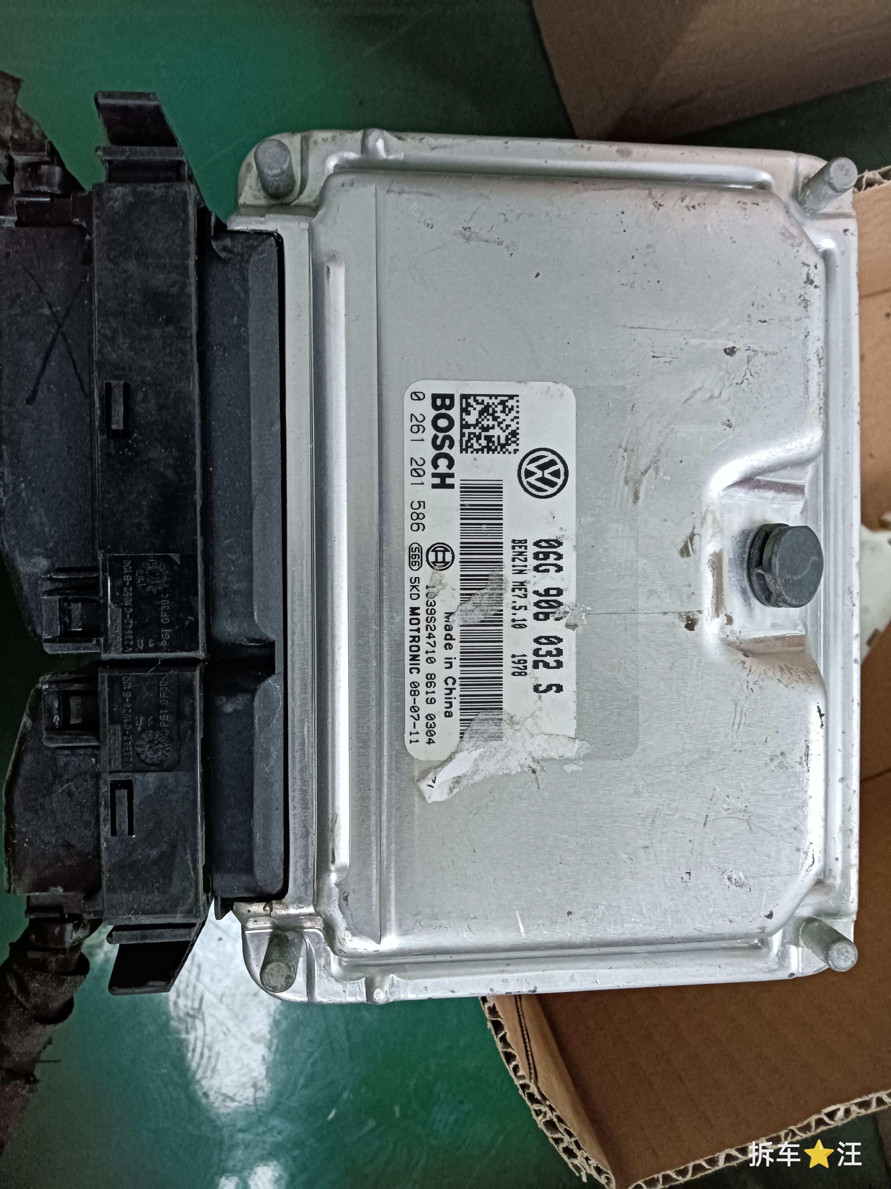 Z960010JB0200K06 发动机电脑