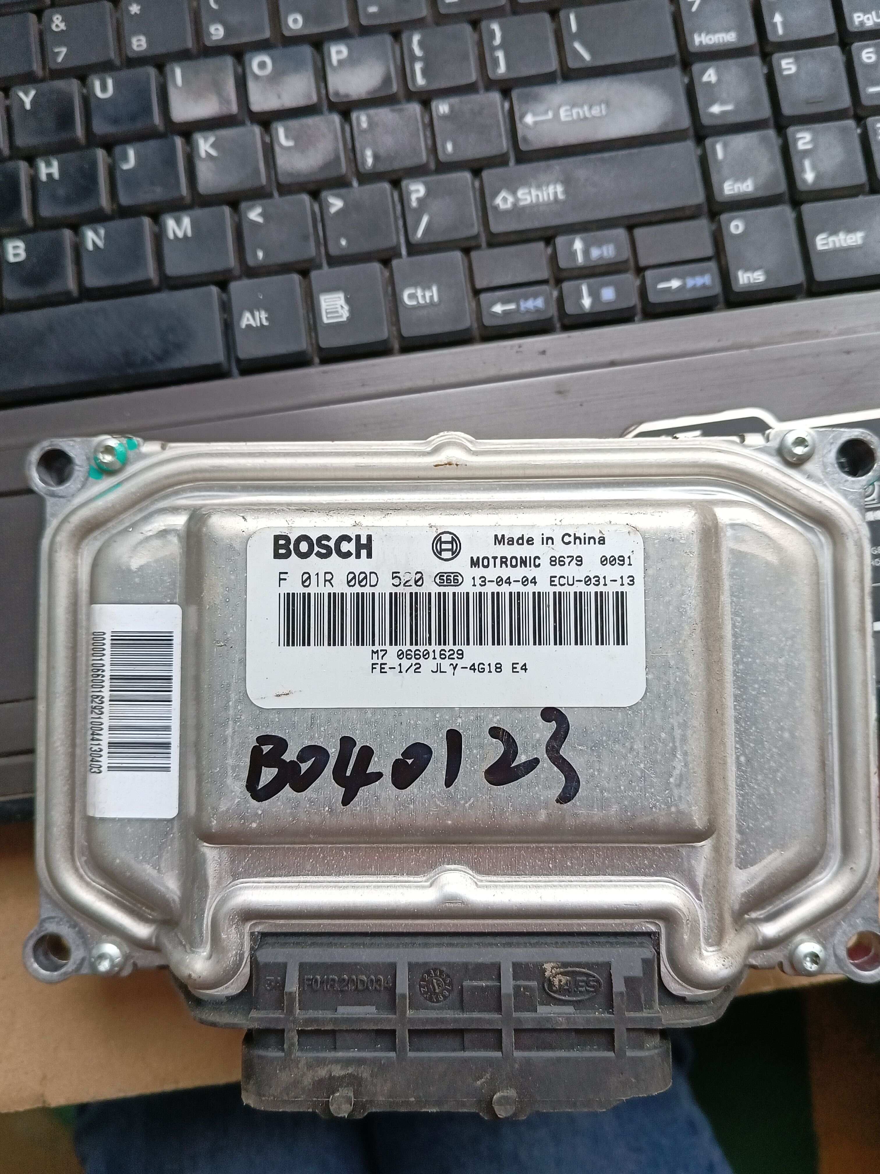 F01R00D520 发动机电脑