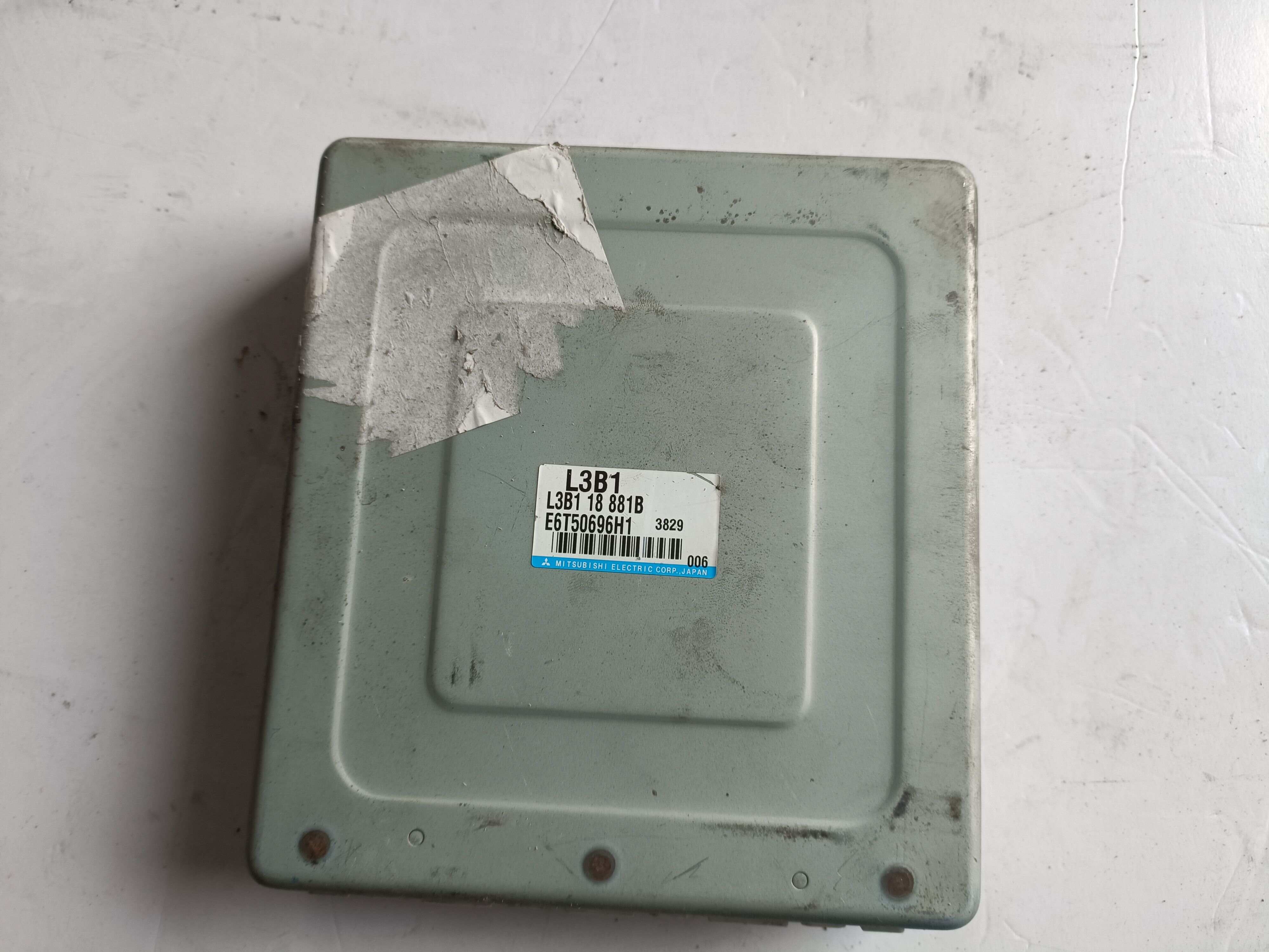 L3B118881B 发动机电脑