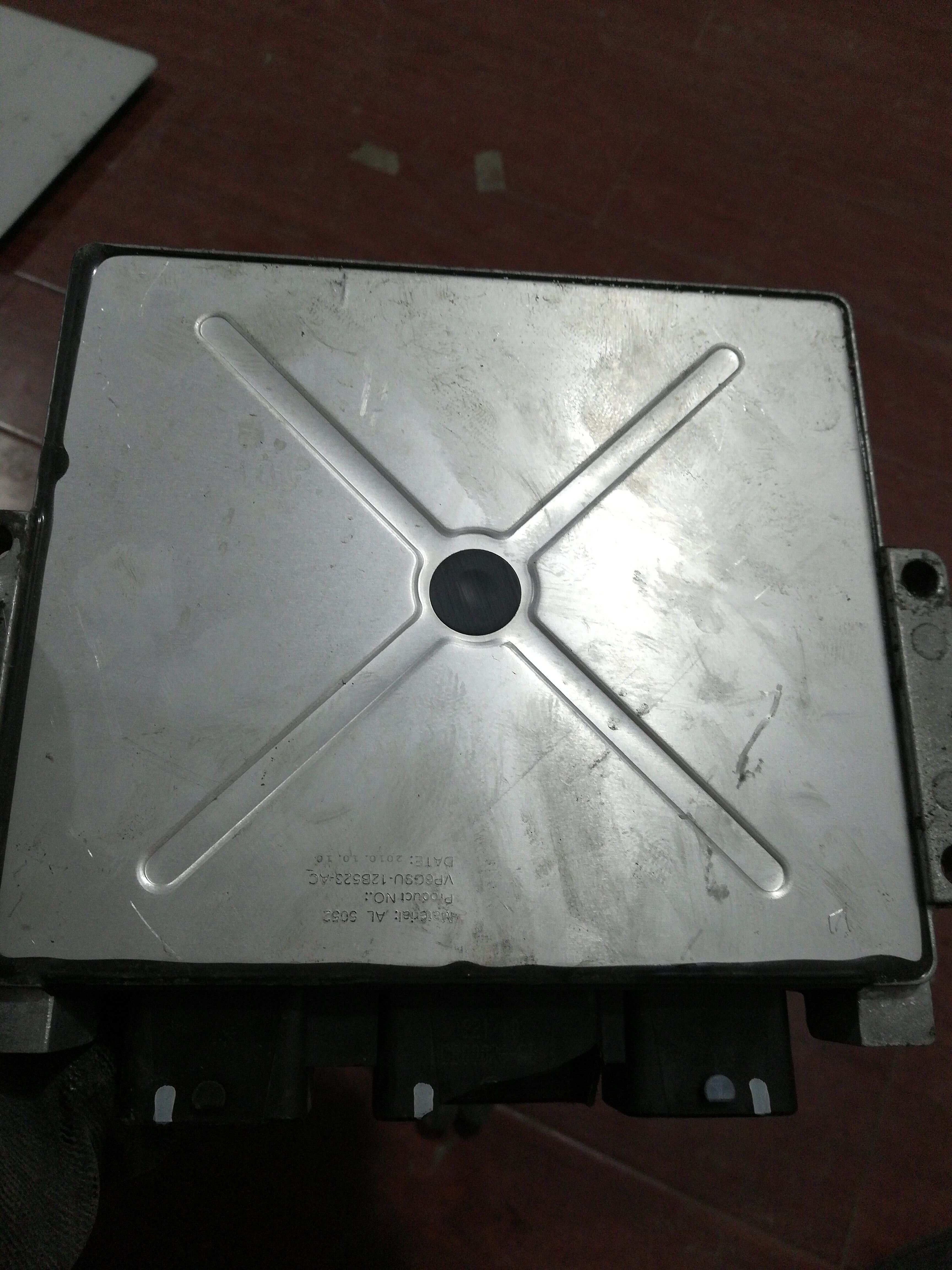 8M5112A650ACJ 发动机电脑