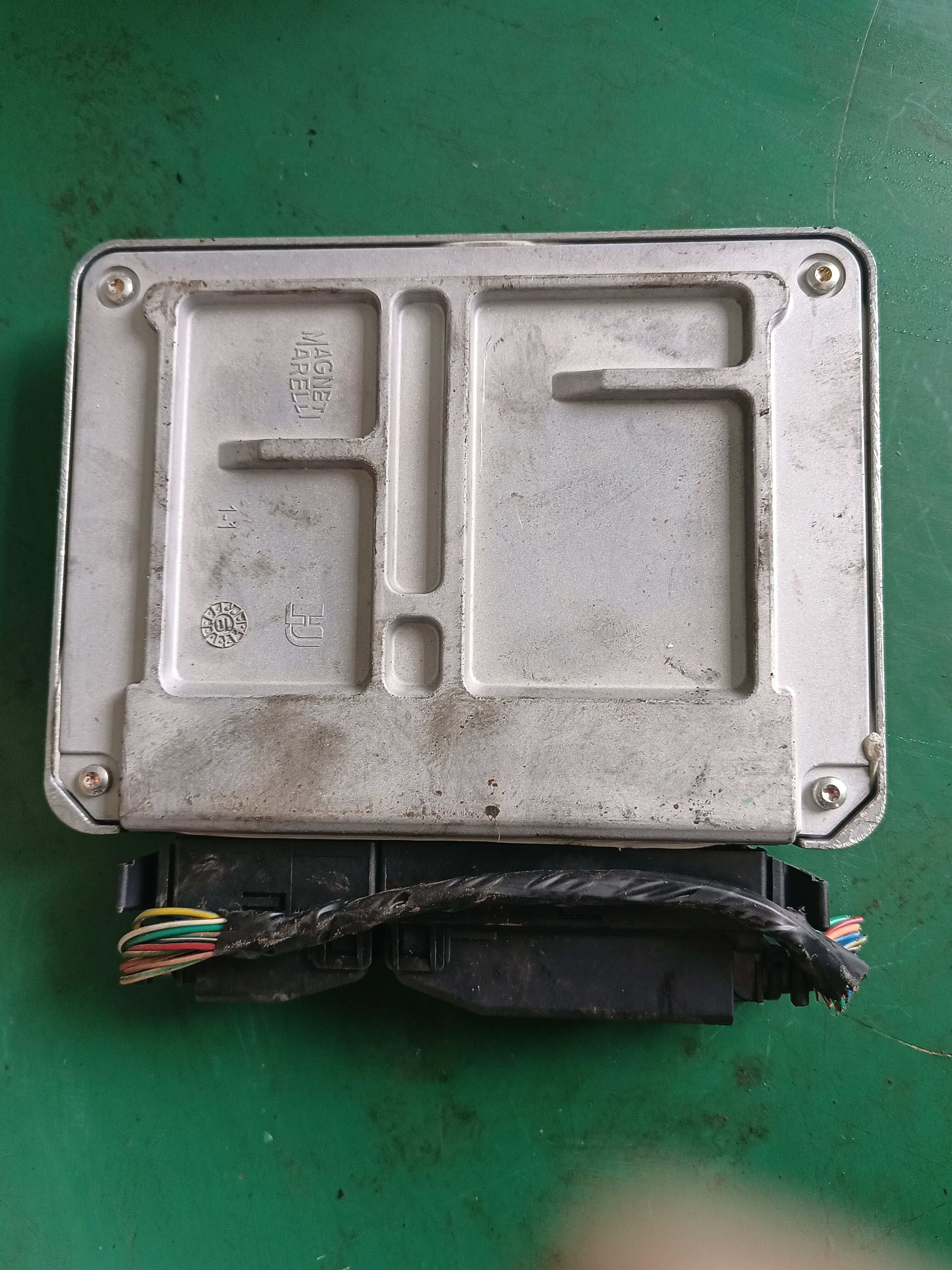 CFC318G18 发动机电脑