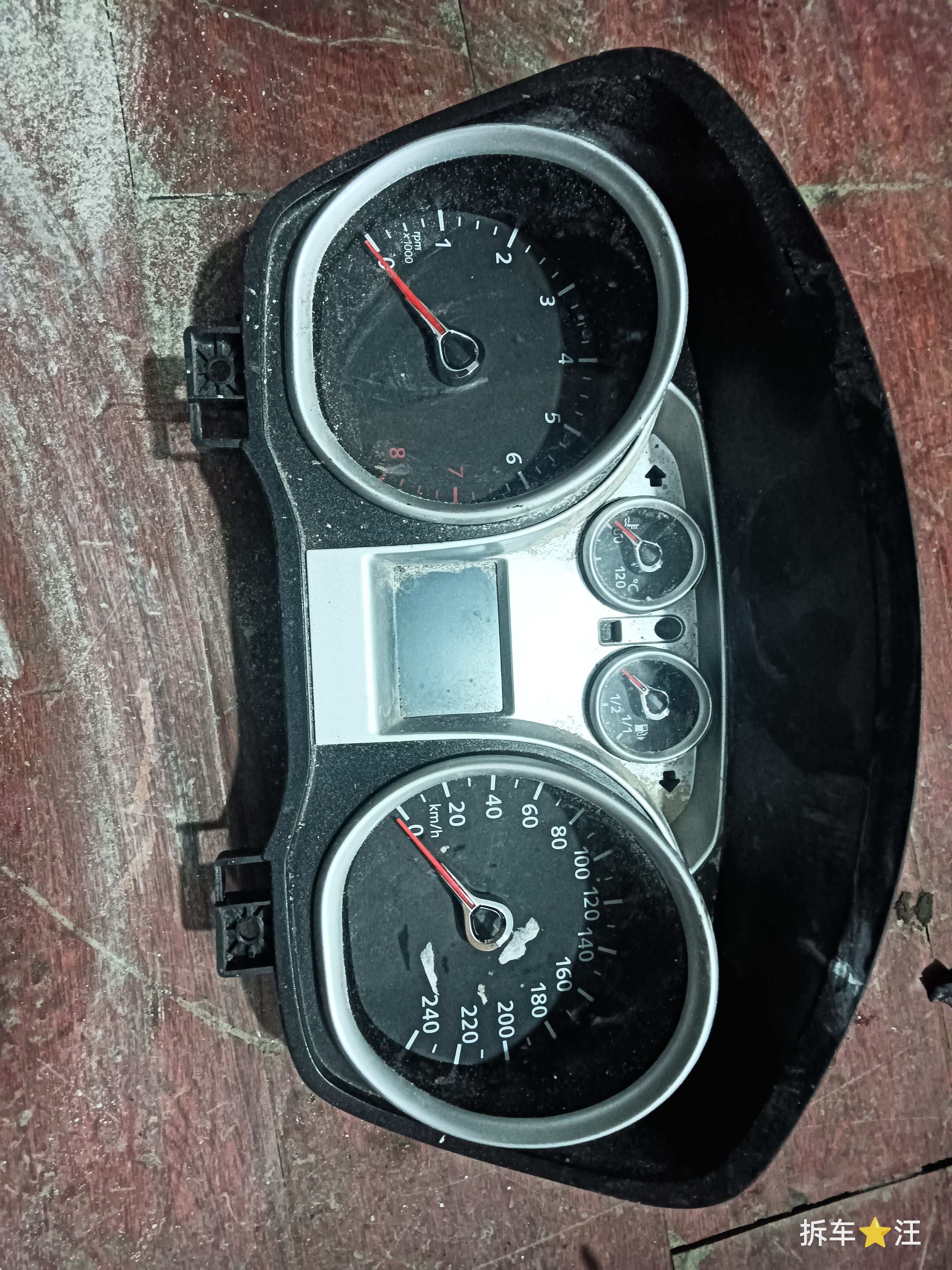 9M5T10849EB Instrument Cluster Assembly