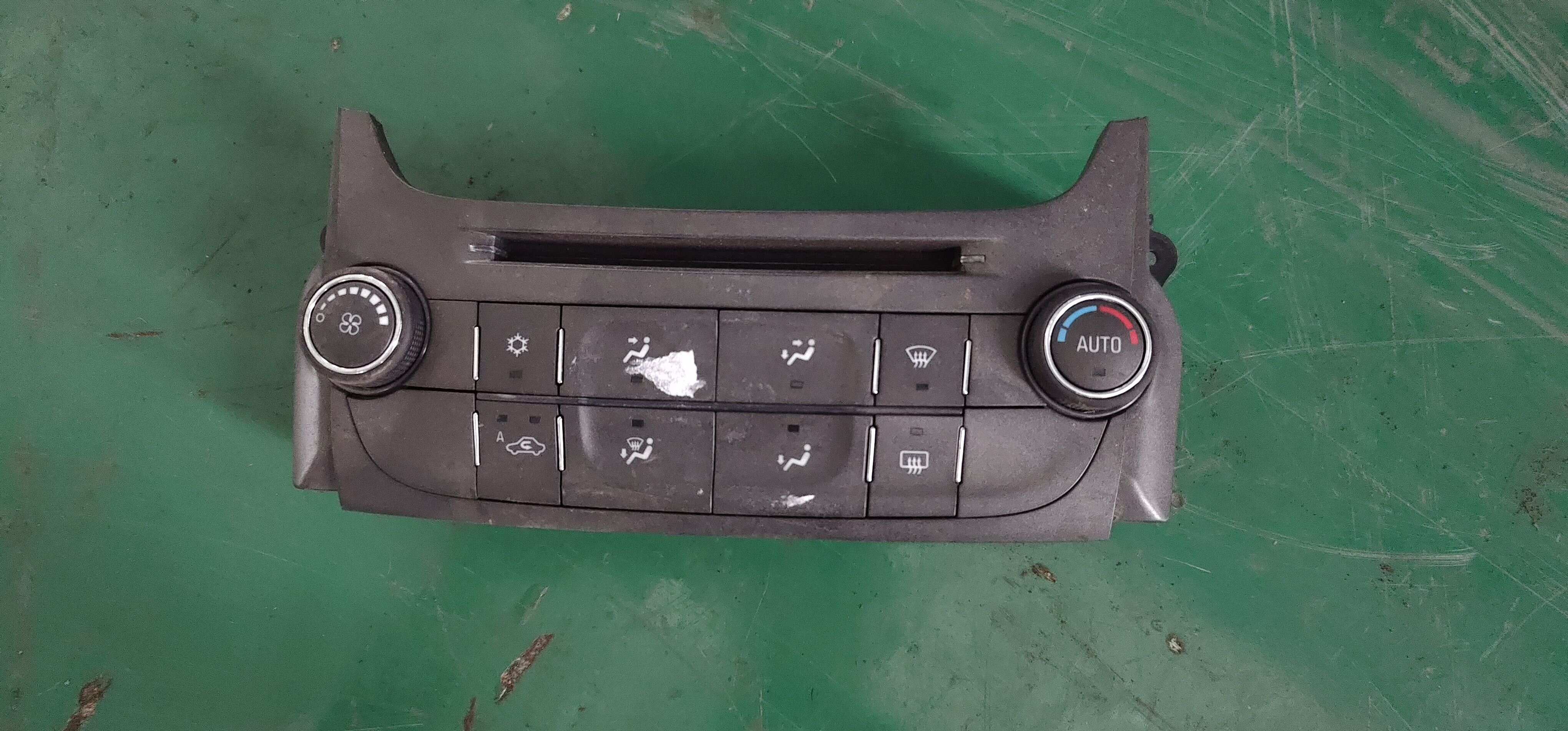 23465795 A/C Controller