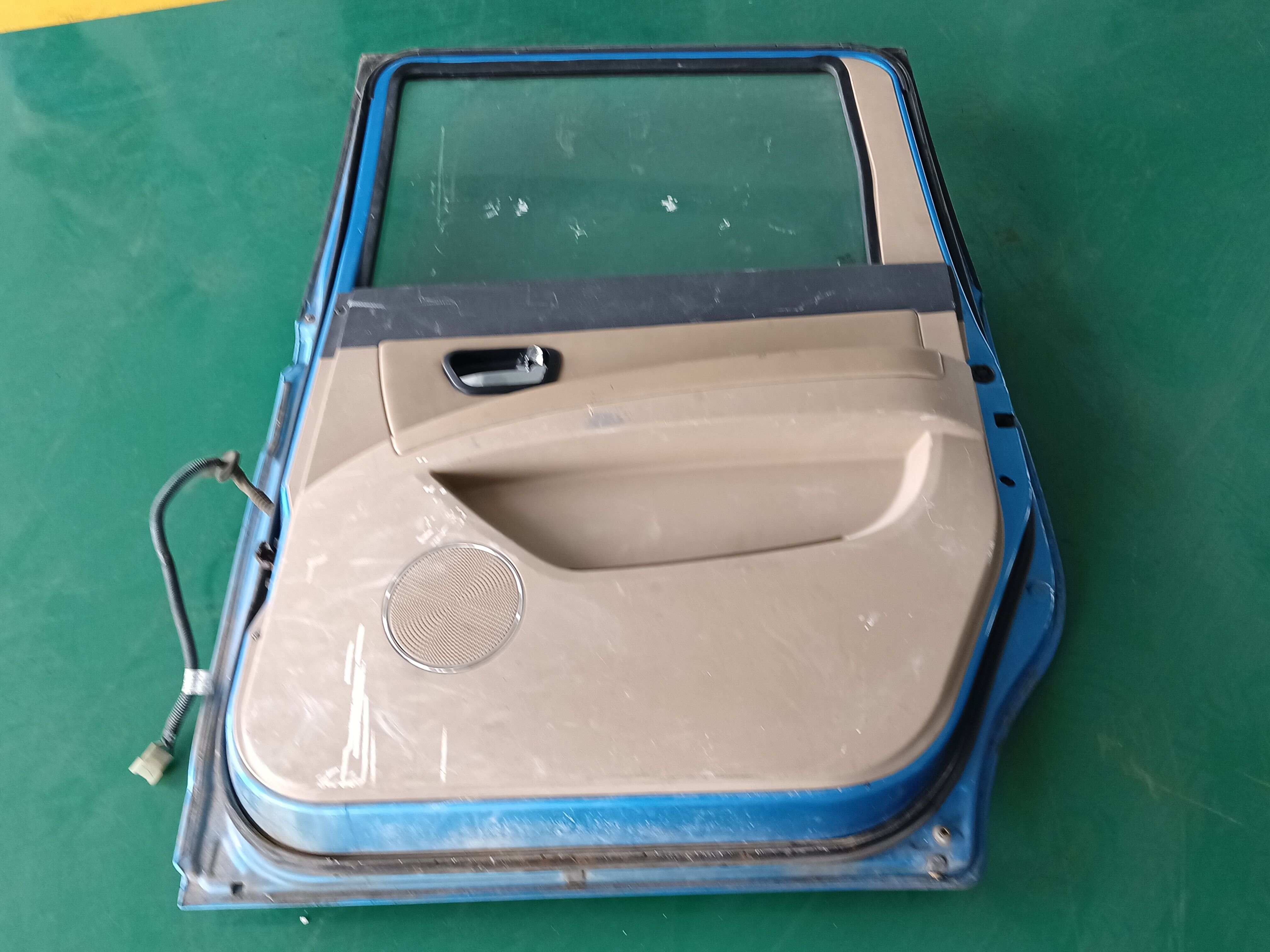 23880192P Rear Door Shell, Right