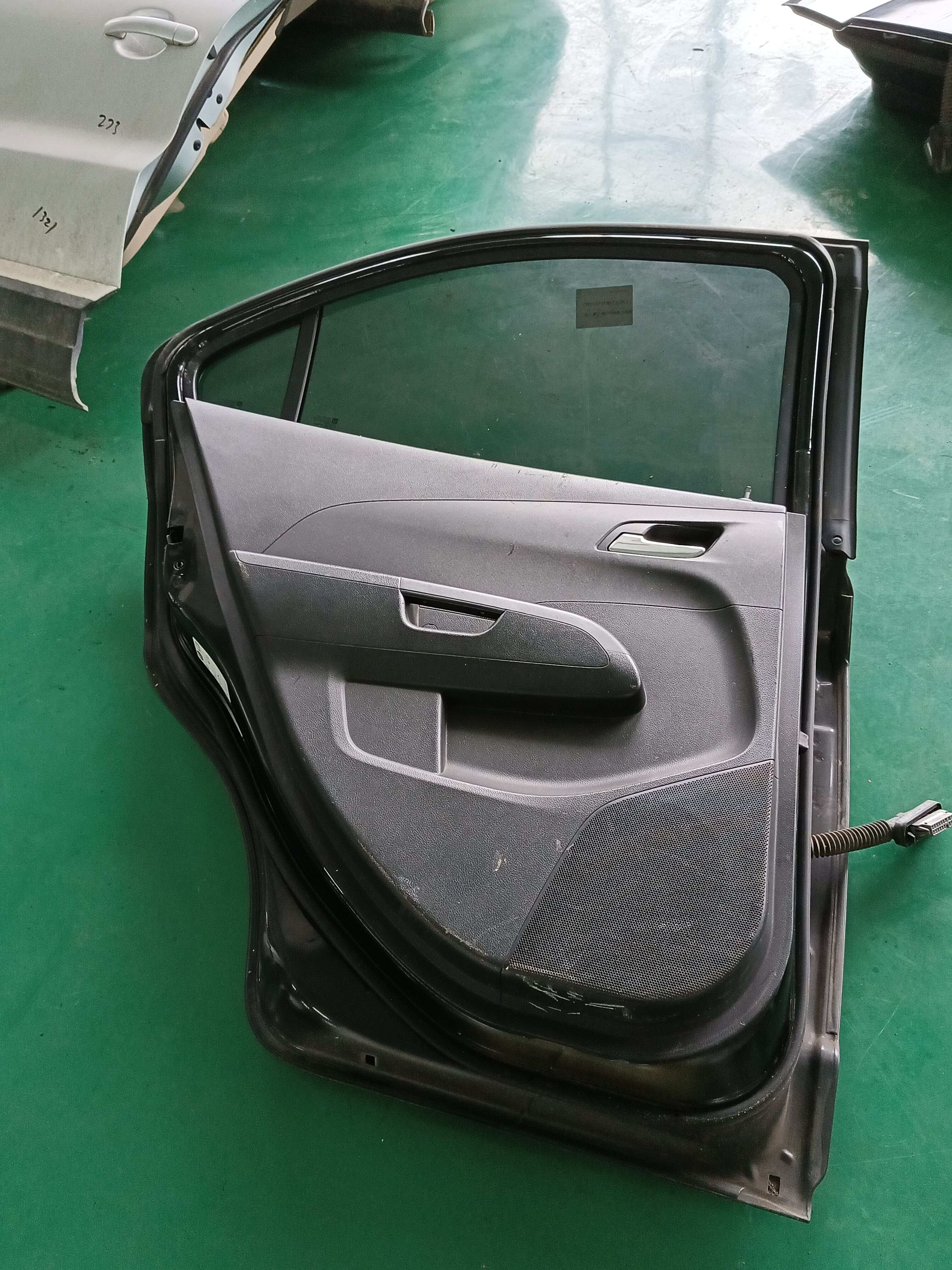 95330584 Rear Door Shell, Left