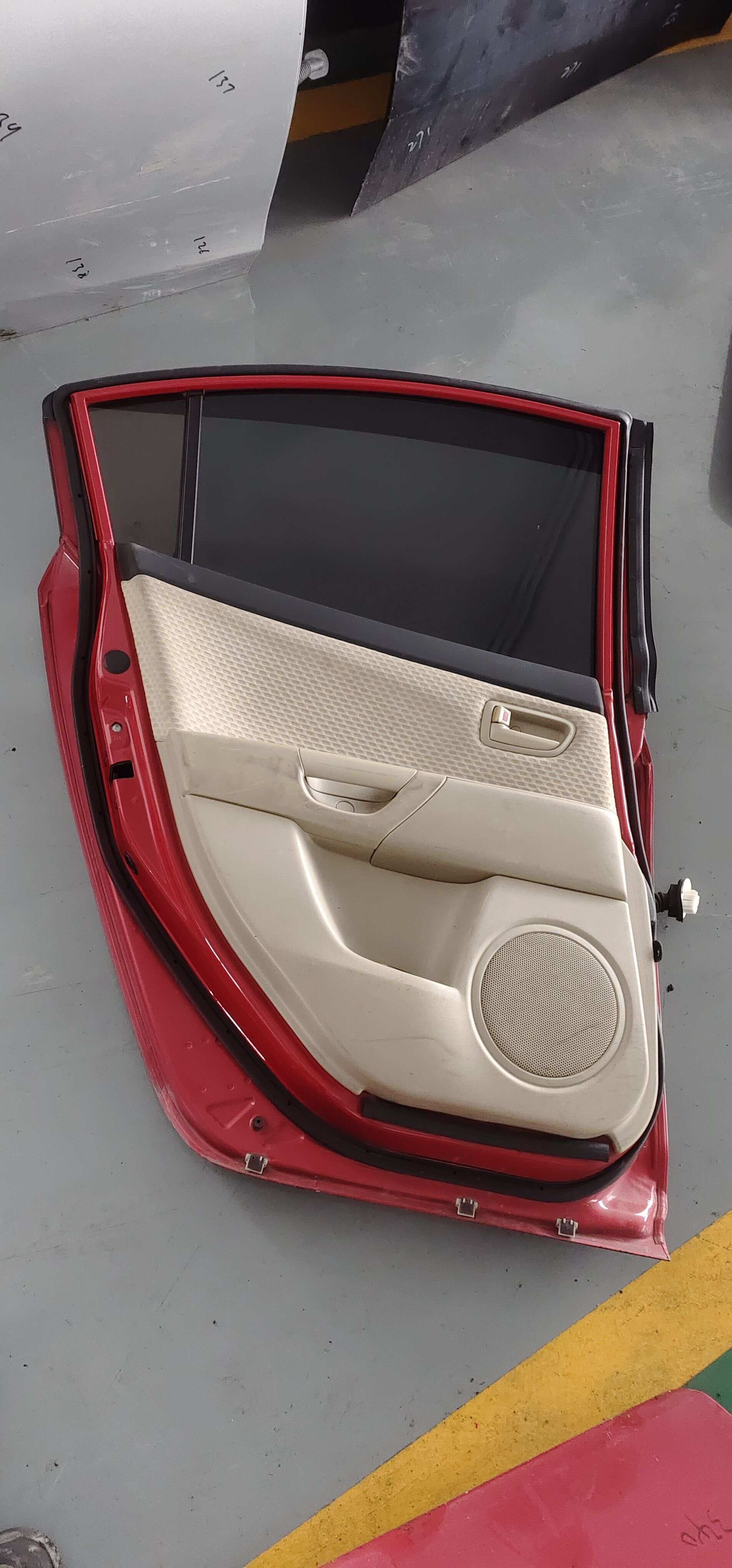 BS1A73010C 后门壳(左)