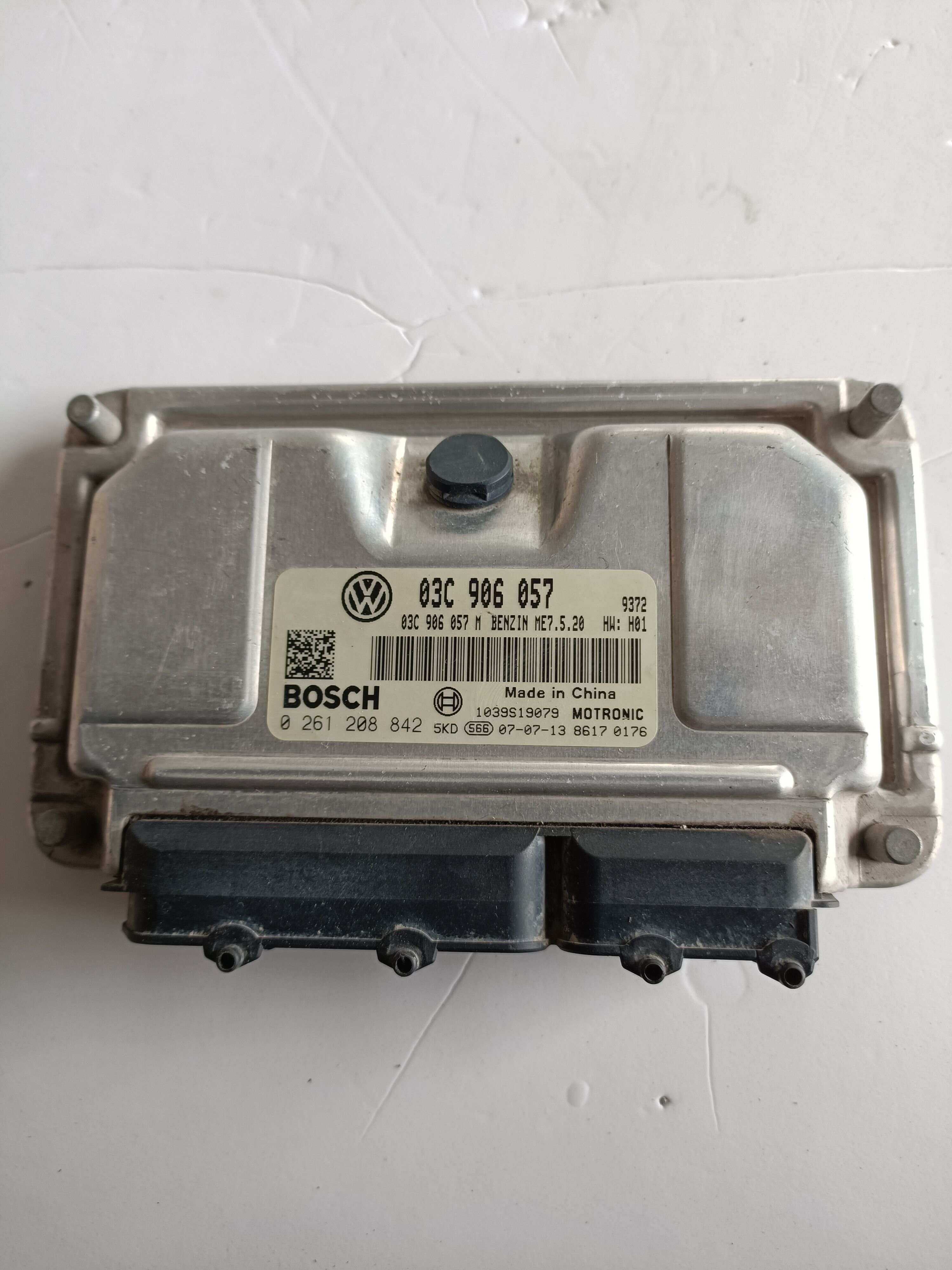 03C906057 发动机电脑