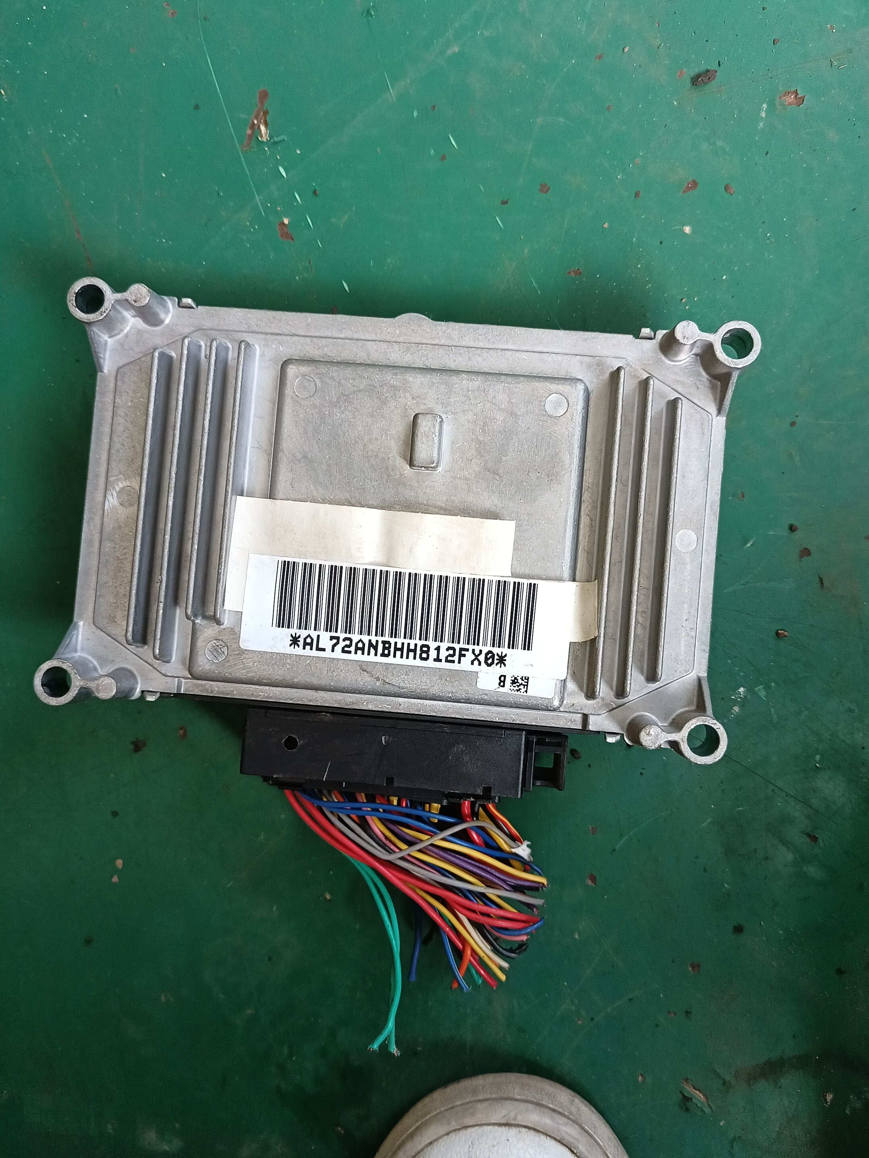 F01RB0DC19 Engine Control Unit (ECU)