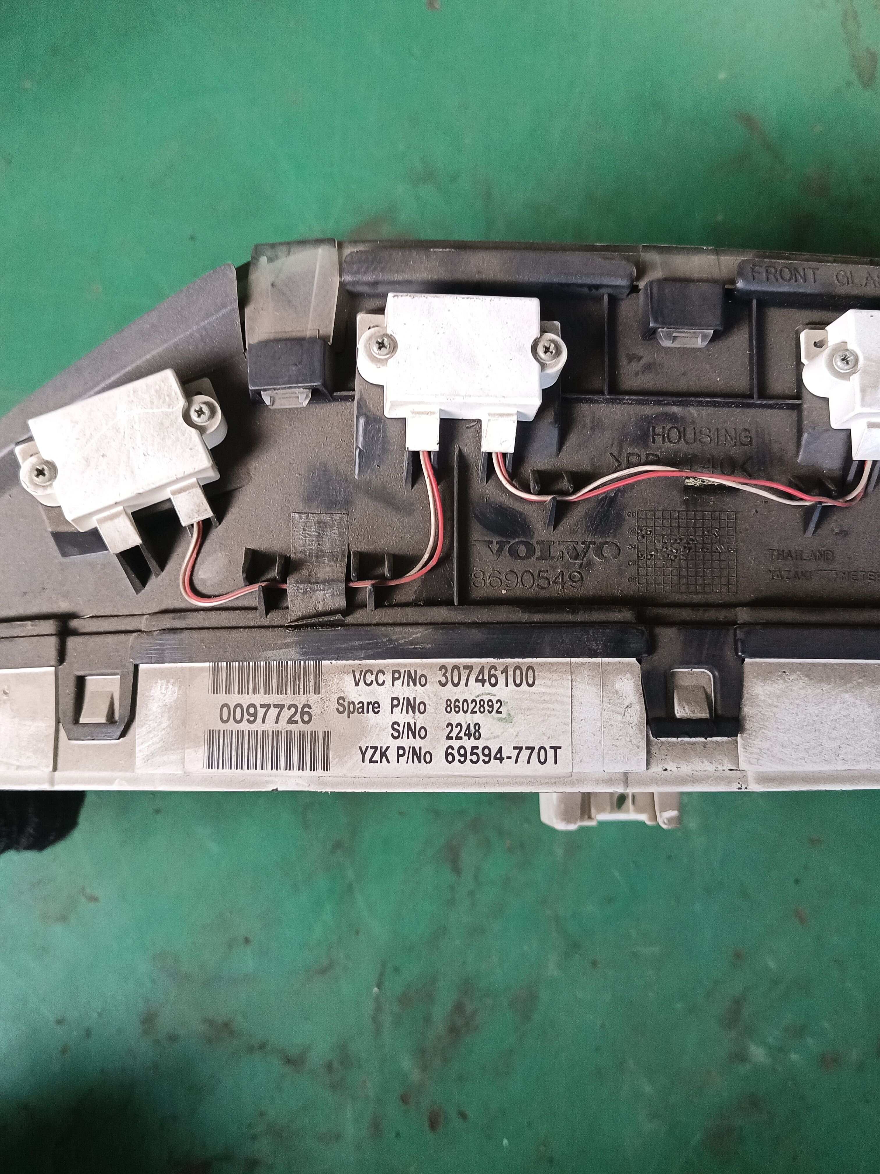 30746100 Instrument Cluster Assembly