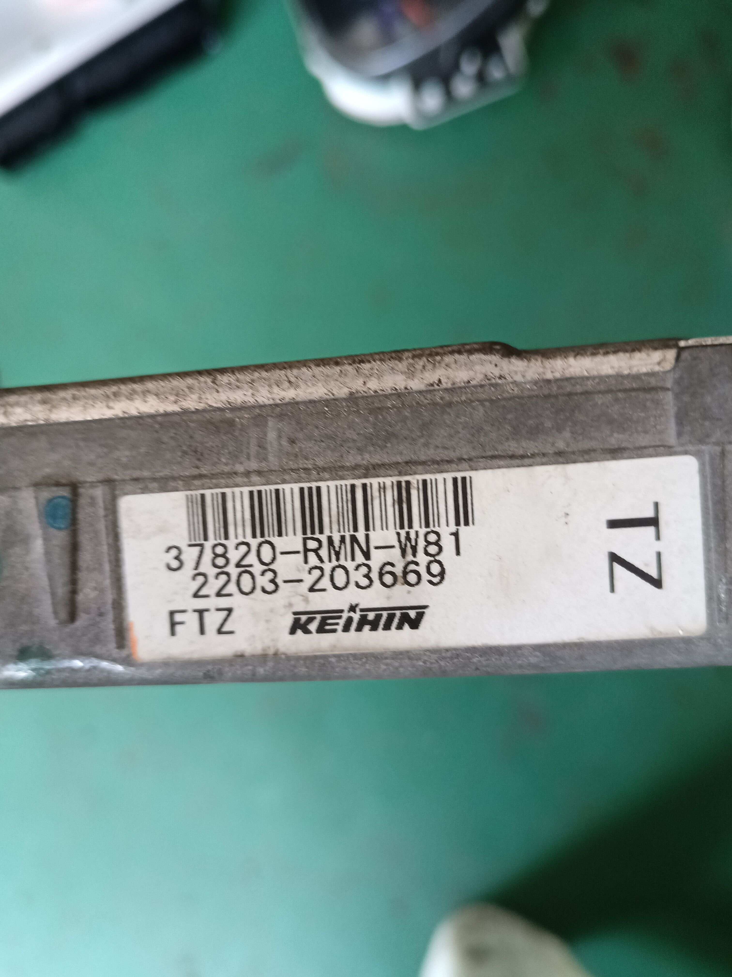37820RMNW81 发动机电脑
