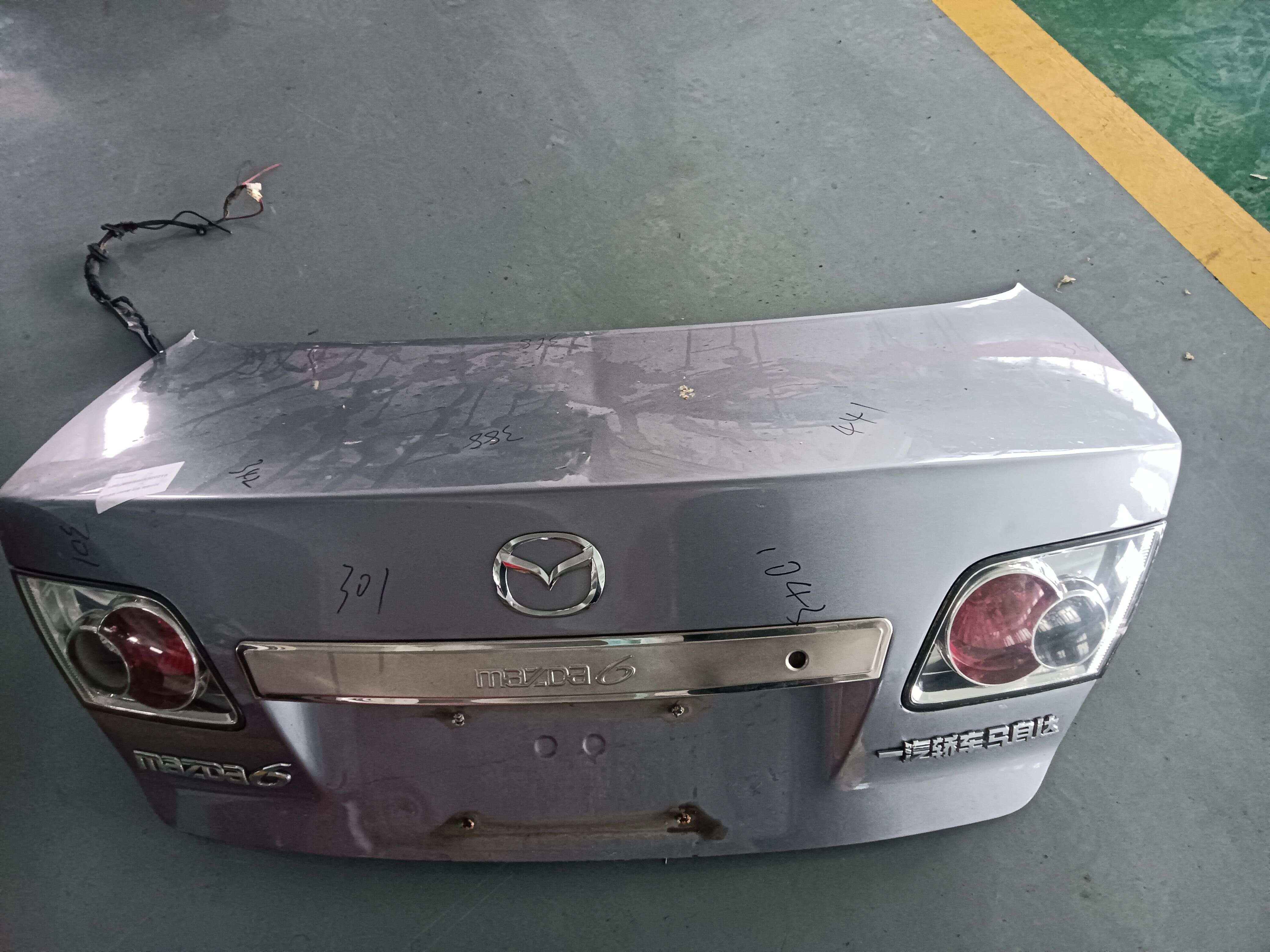 GV2A52610 尾盖总成