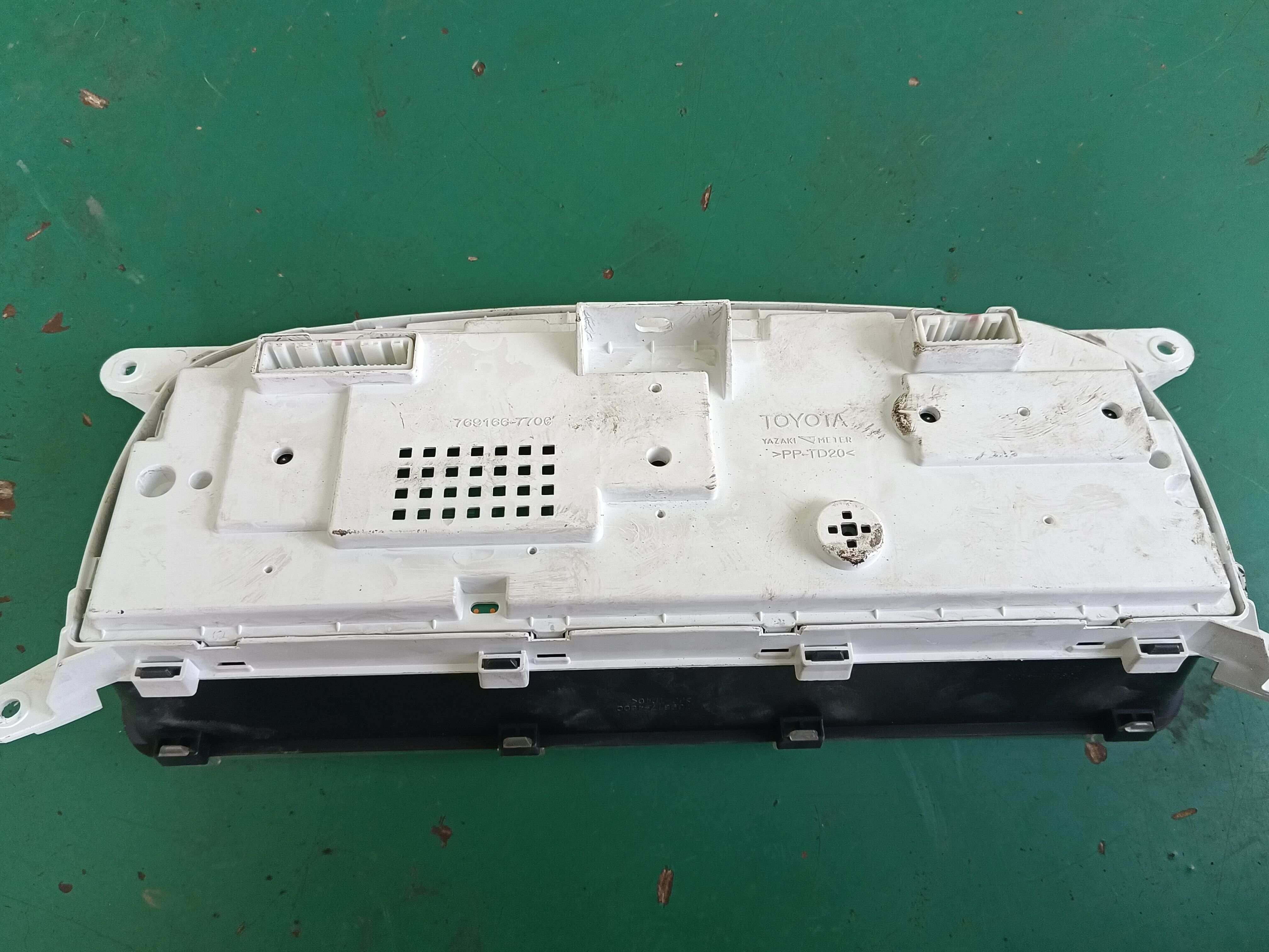 769166770C Instrument Cluster Assembly
