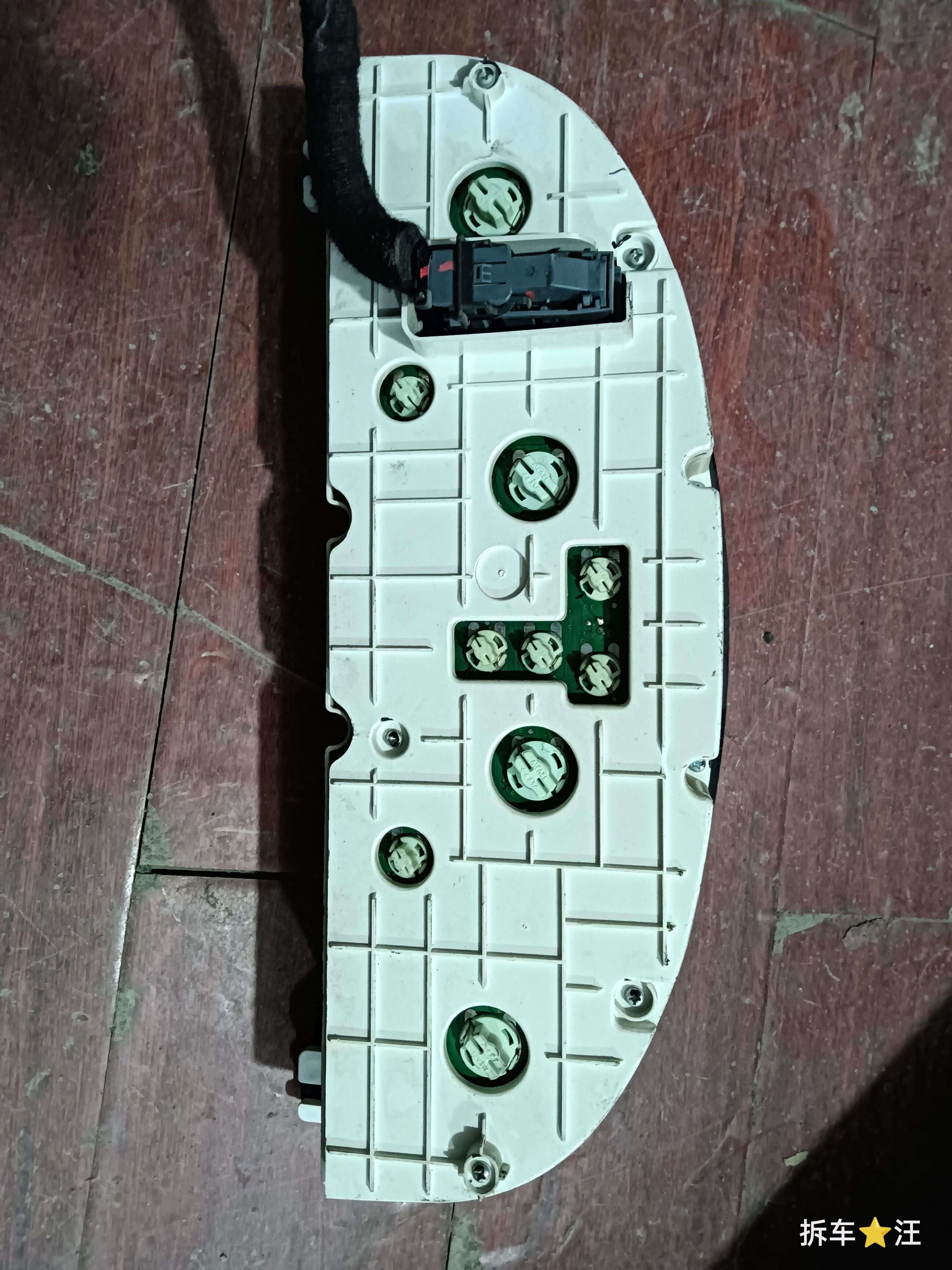 4S7F10849CA 组合仪表总成