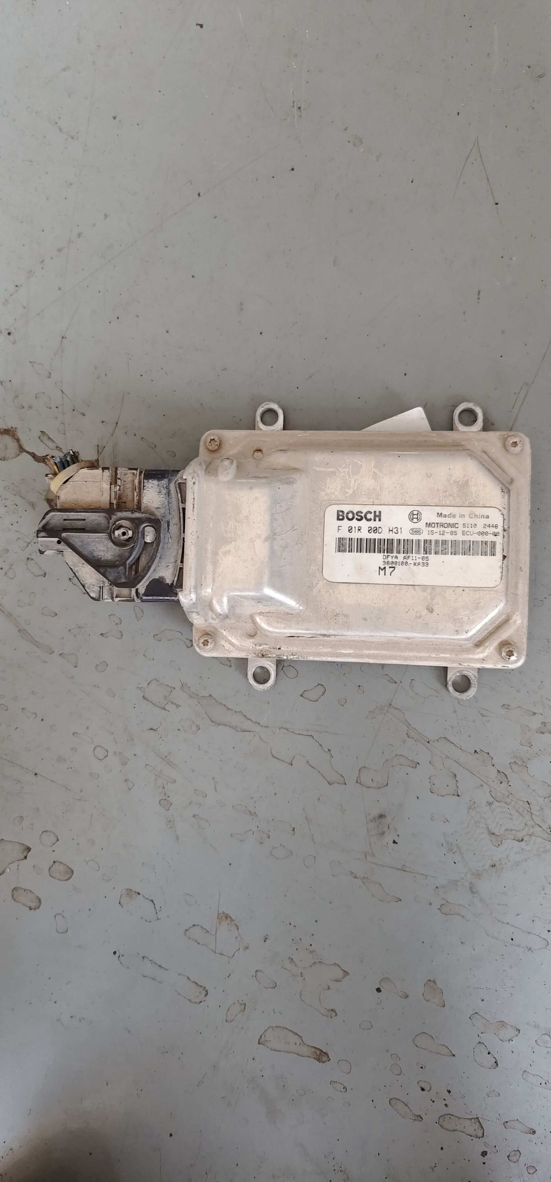 F01R00DH31 Engine Control Unit (ECU)