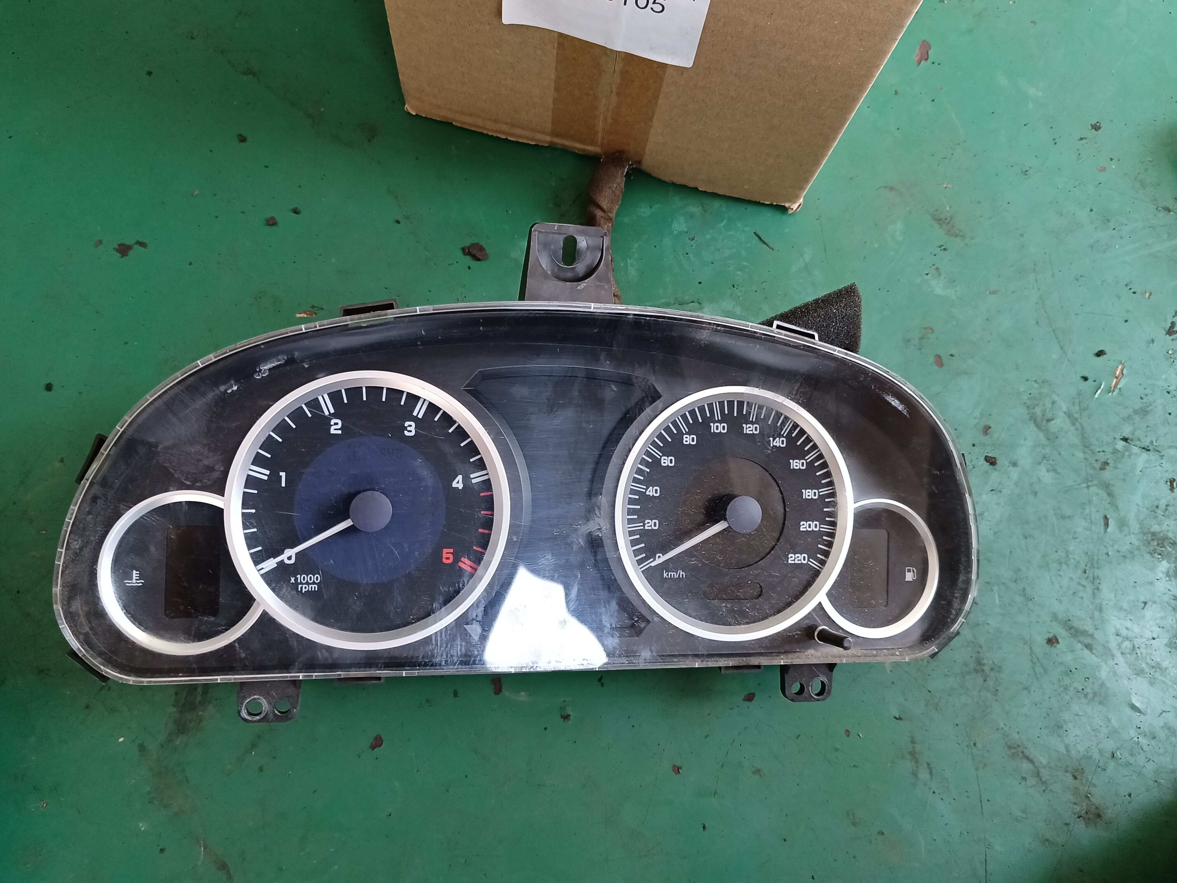 9P210849BF 组合仪表总成