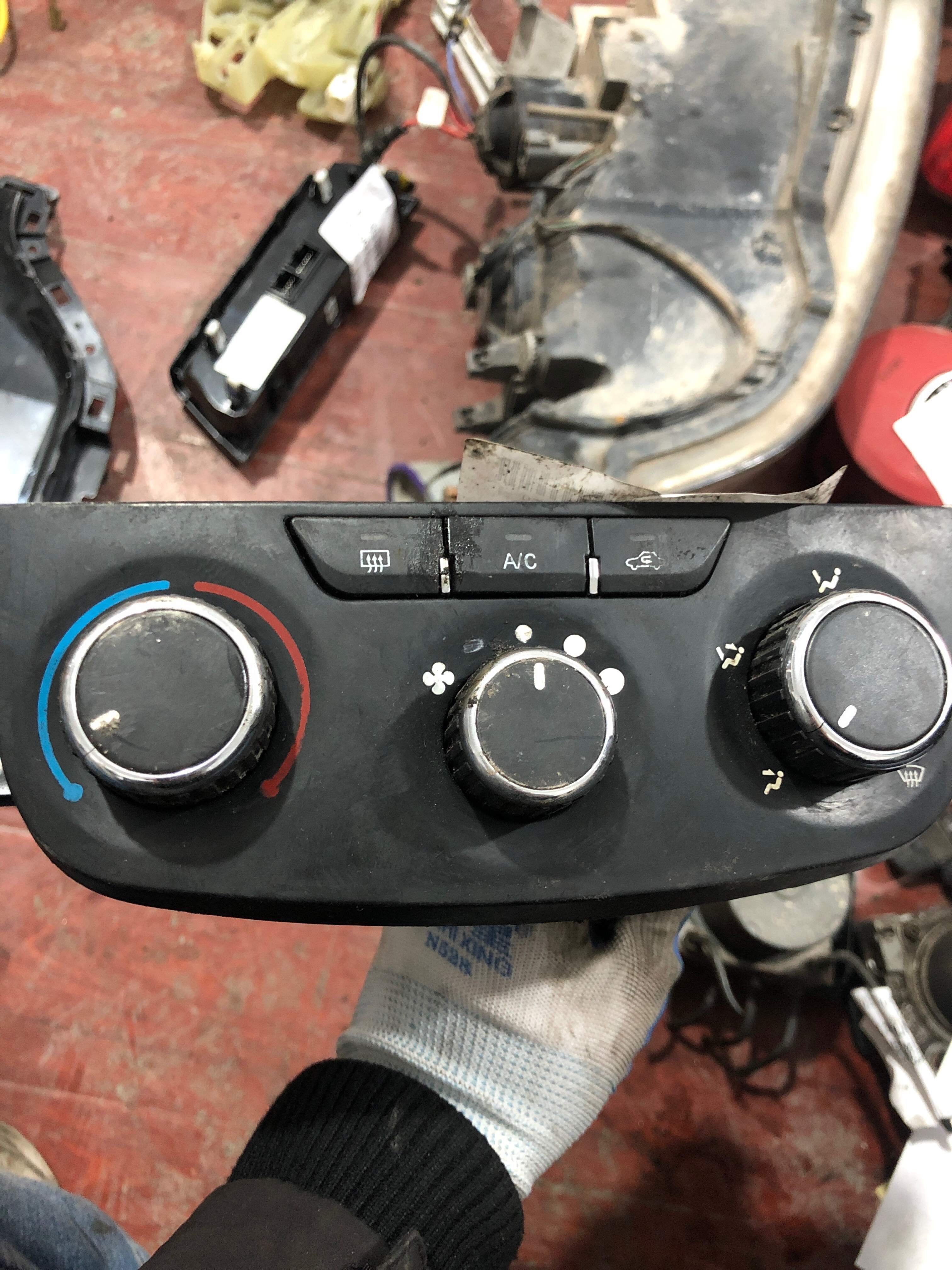 23857241 A/C Controller