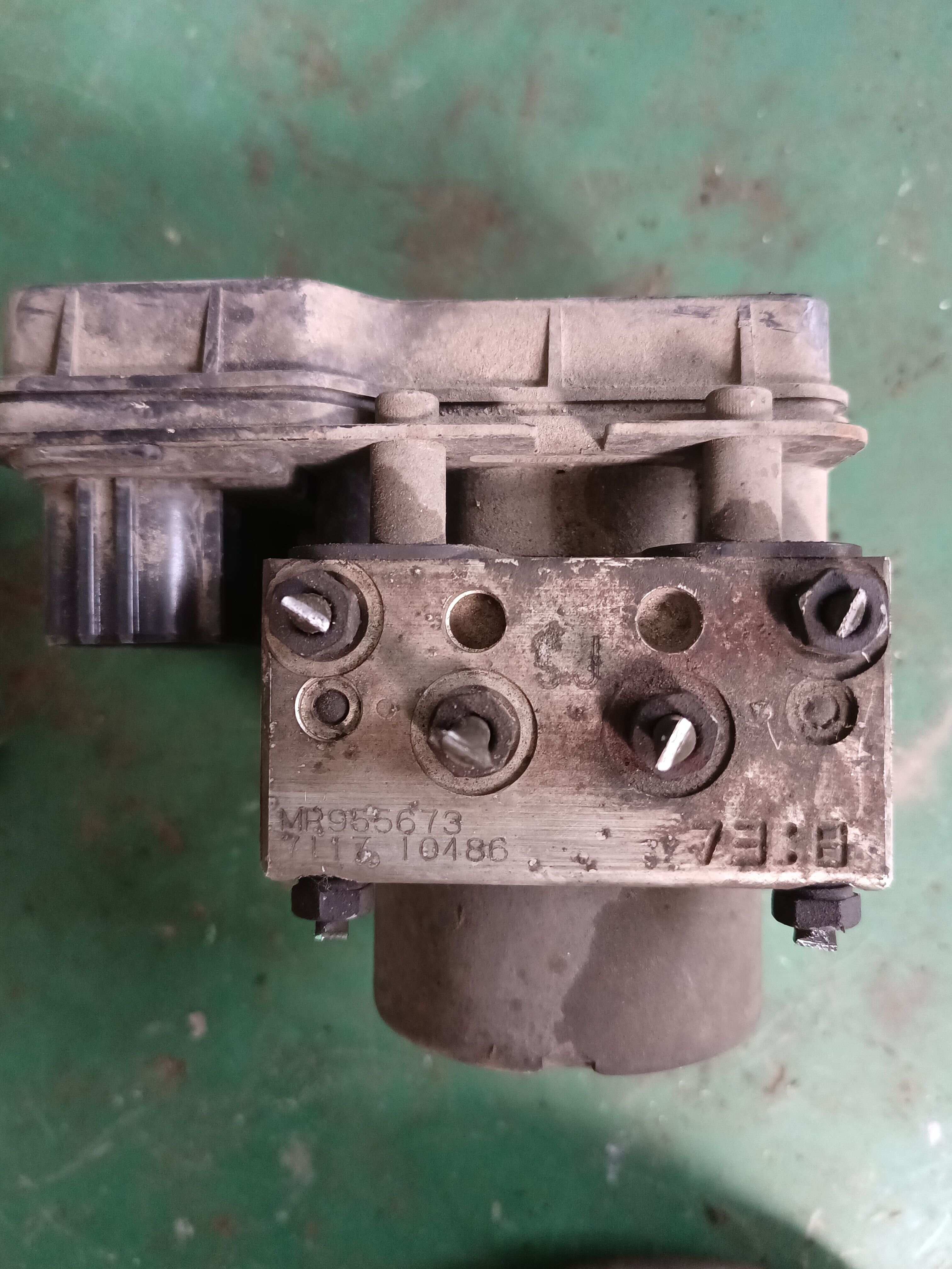 MR955673 ABS Pump Assembly