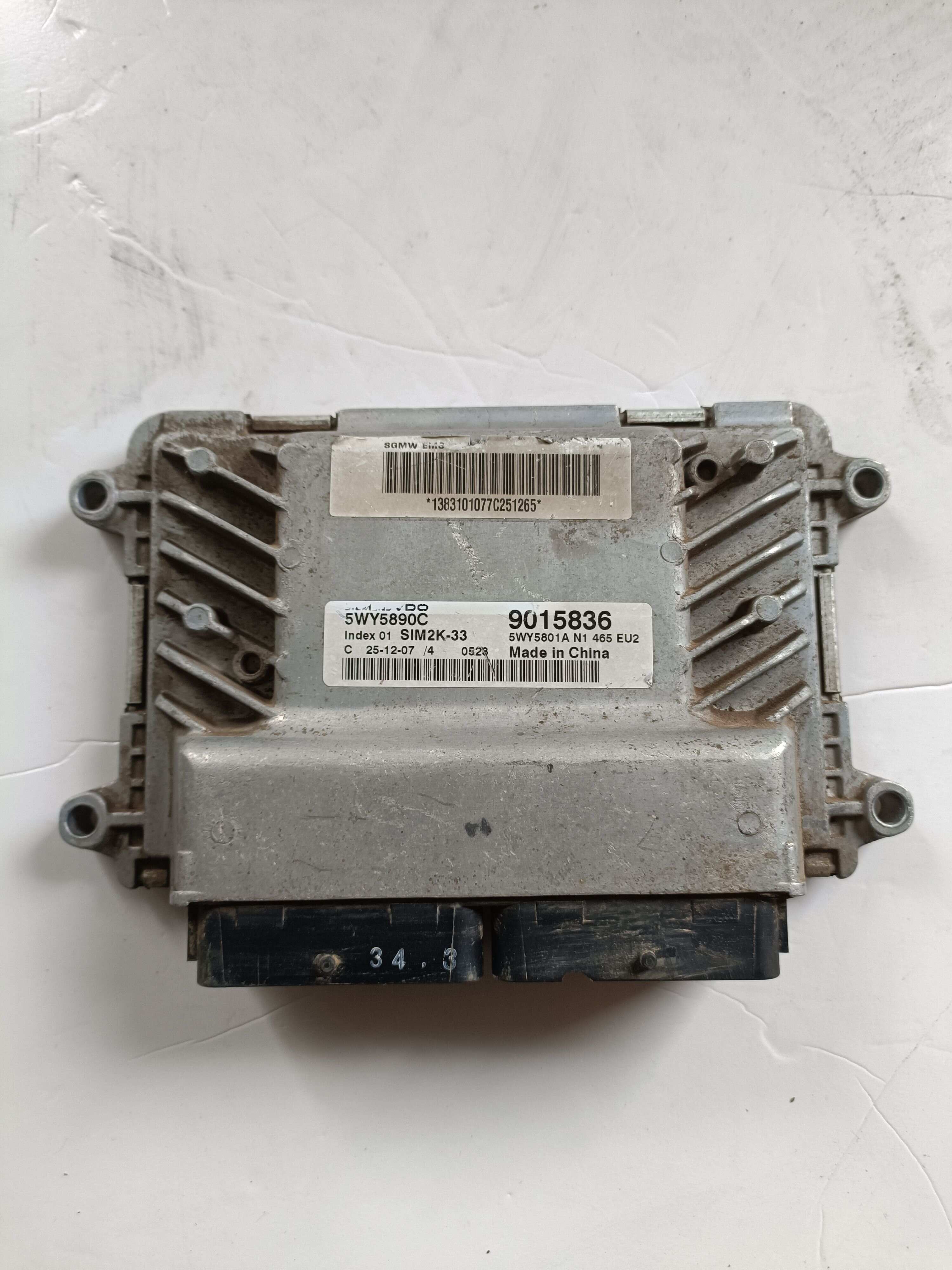 5WY5890C 发动机电脑