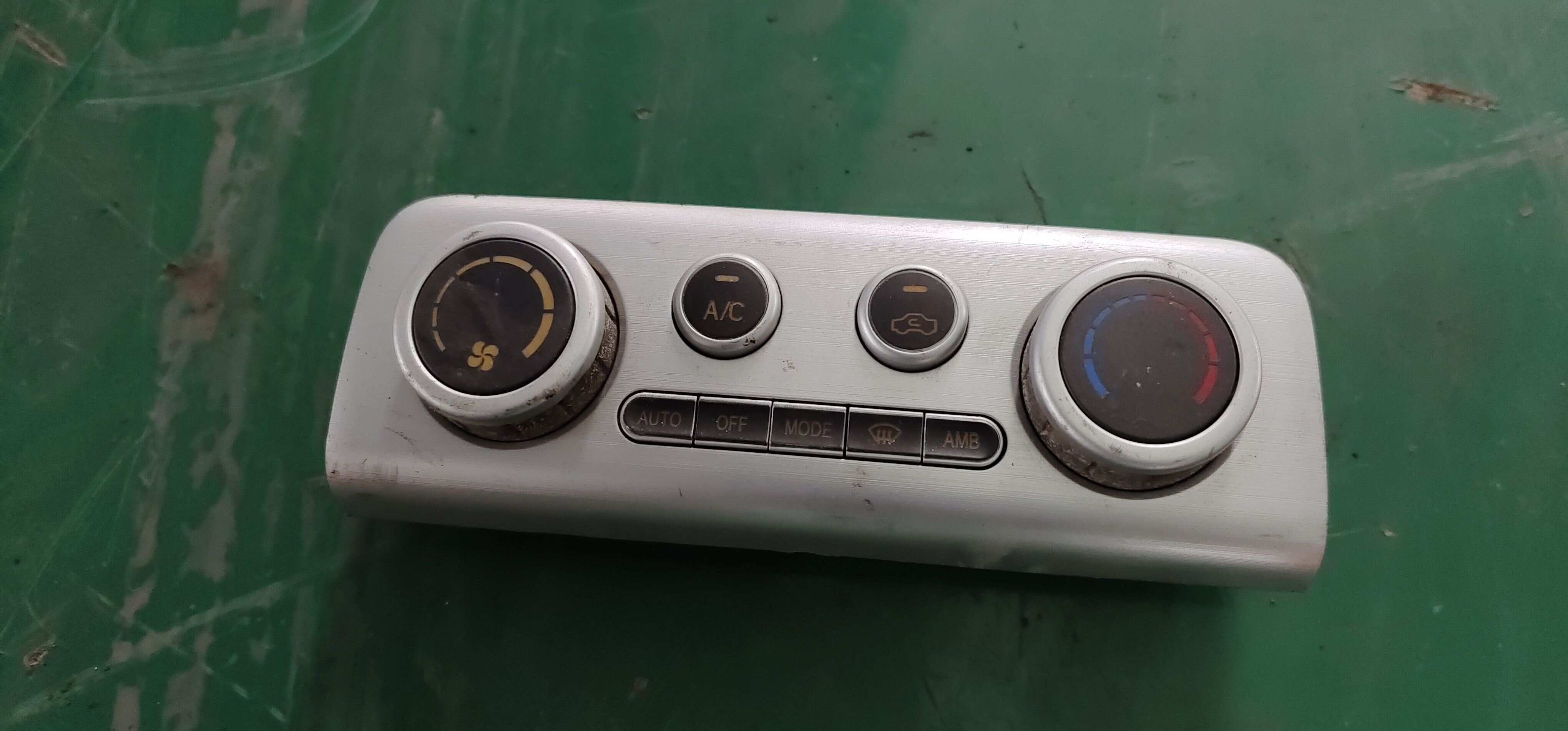 0088112010K06B12704C A/C Controller
