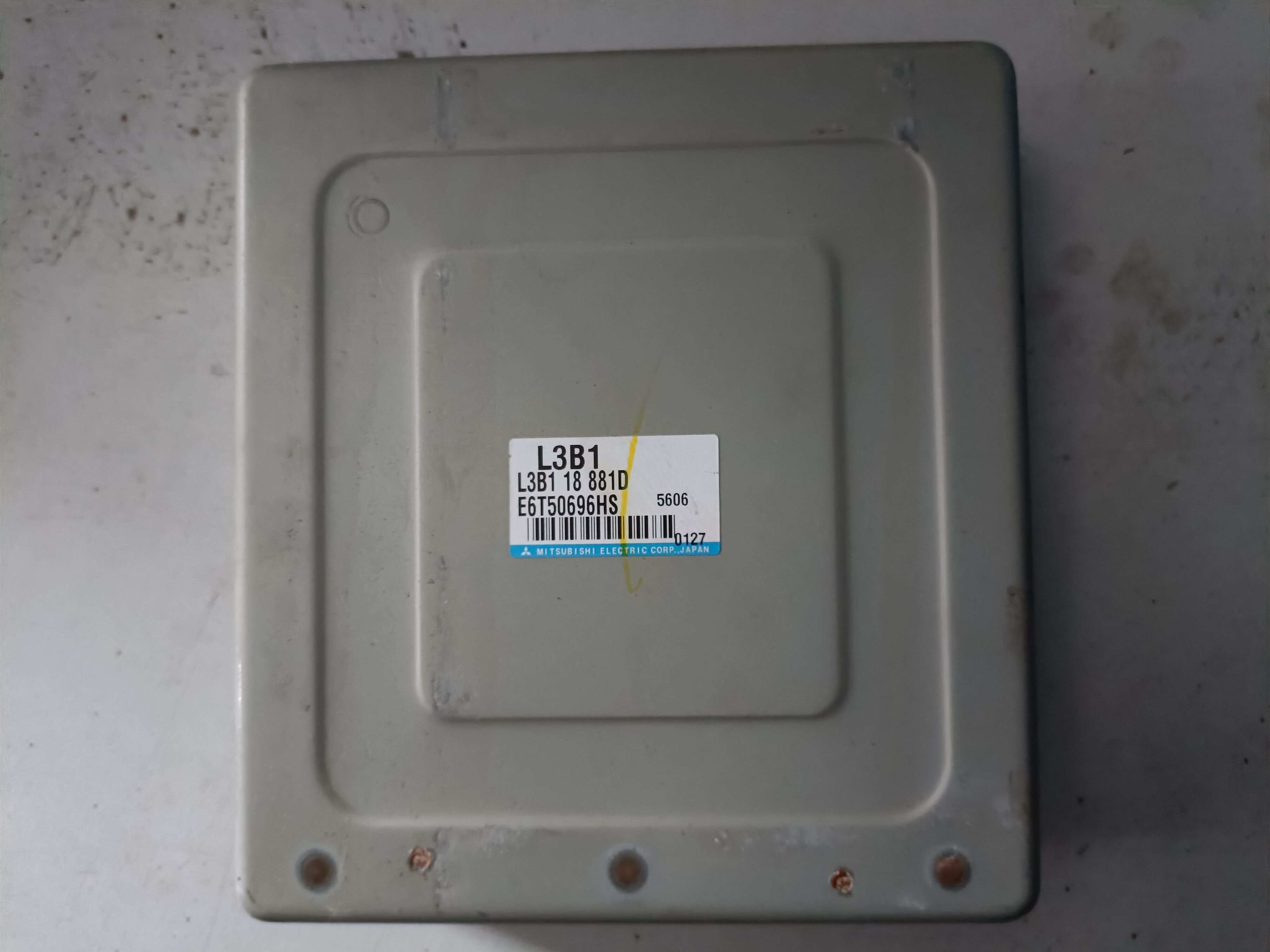 L3B118881D 发动机电脑