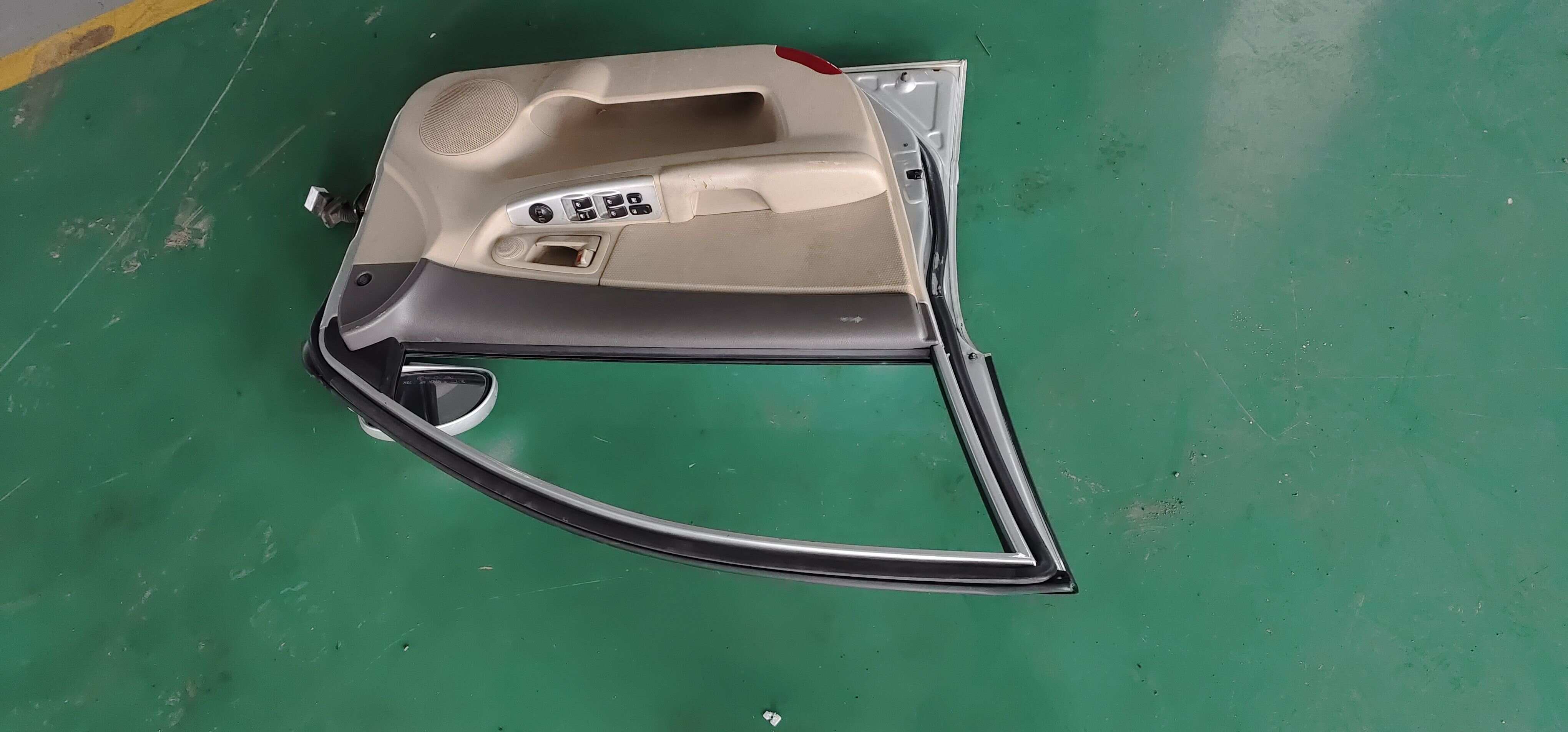 K760032F000DJ Front Door Shell, Left
