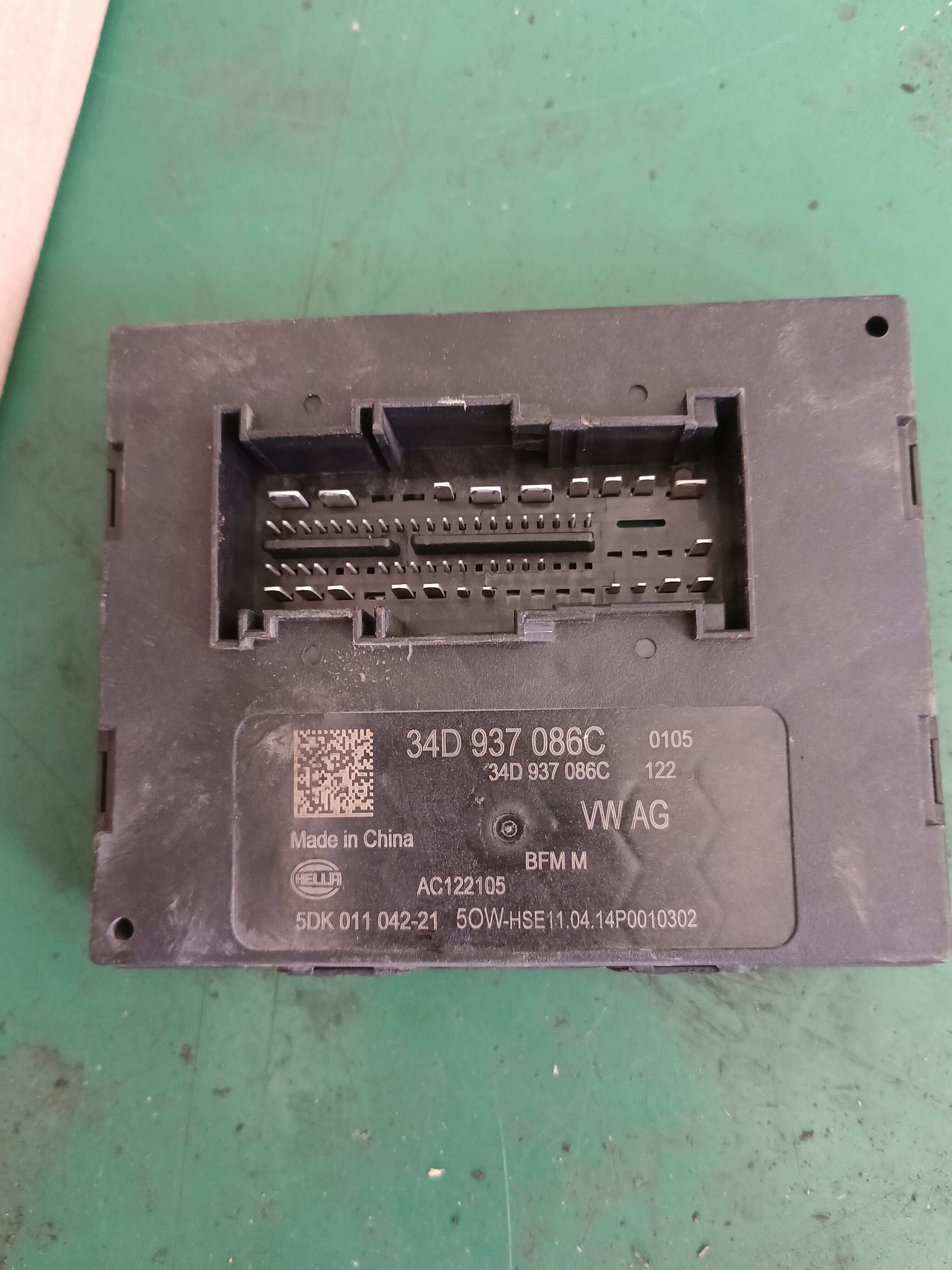 34D937086C 发动机电脑