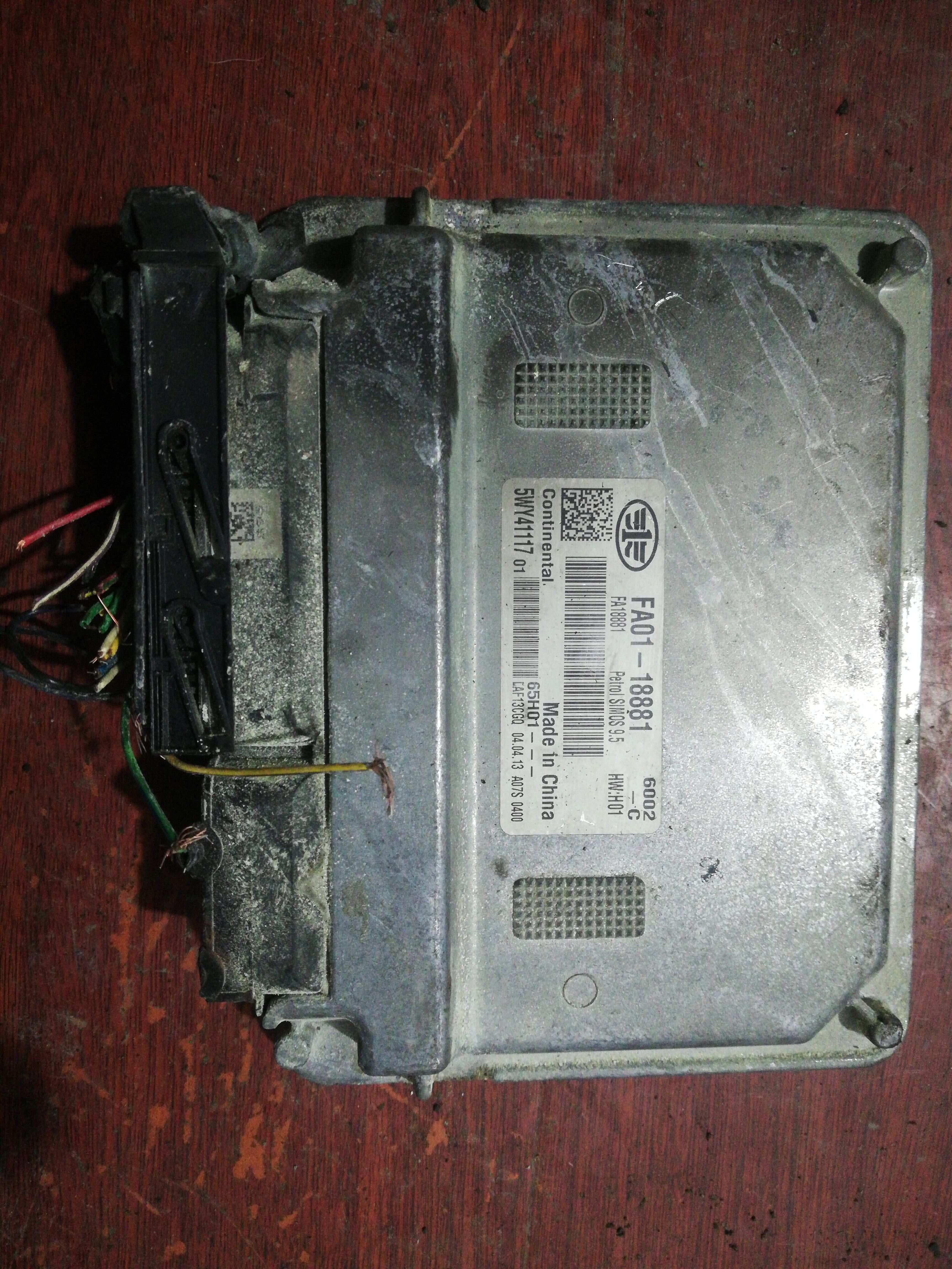 FA0118881 发动机电脑