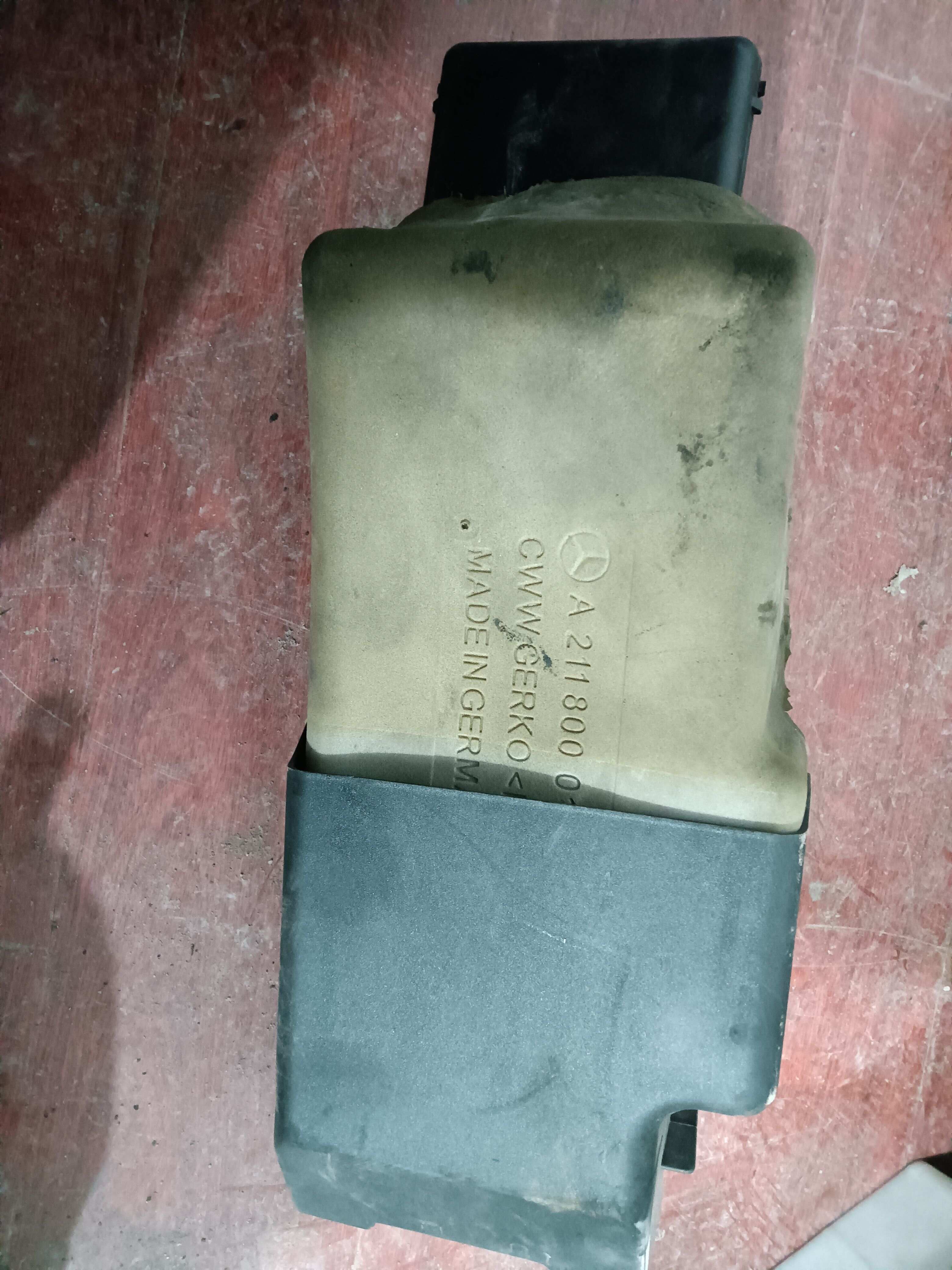 A2118000135 Fuse Box