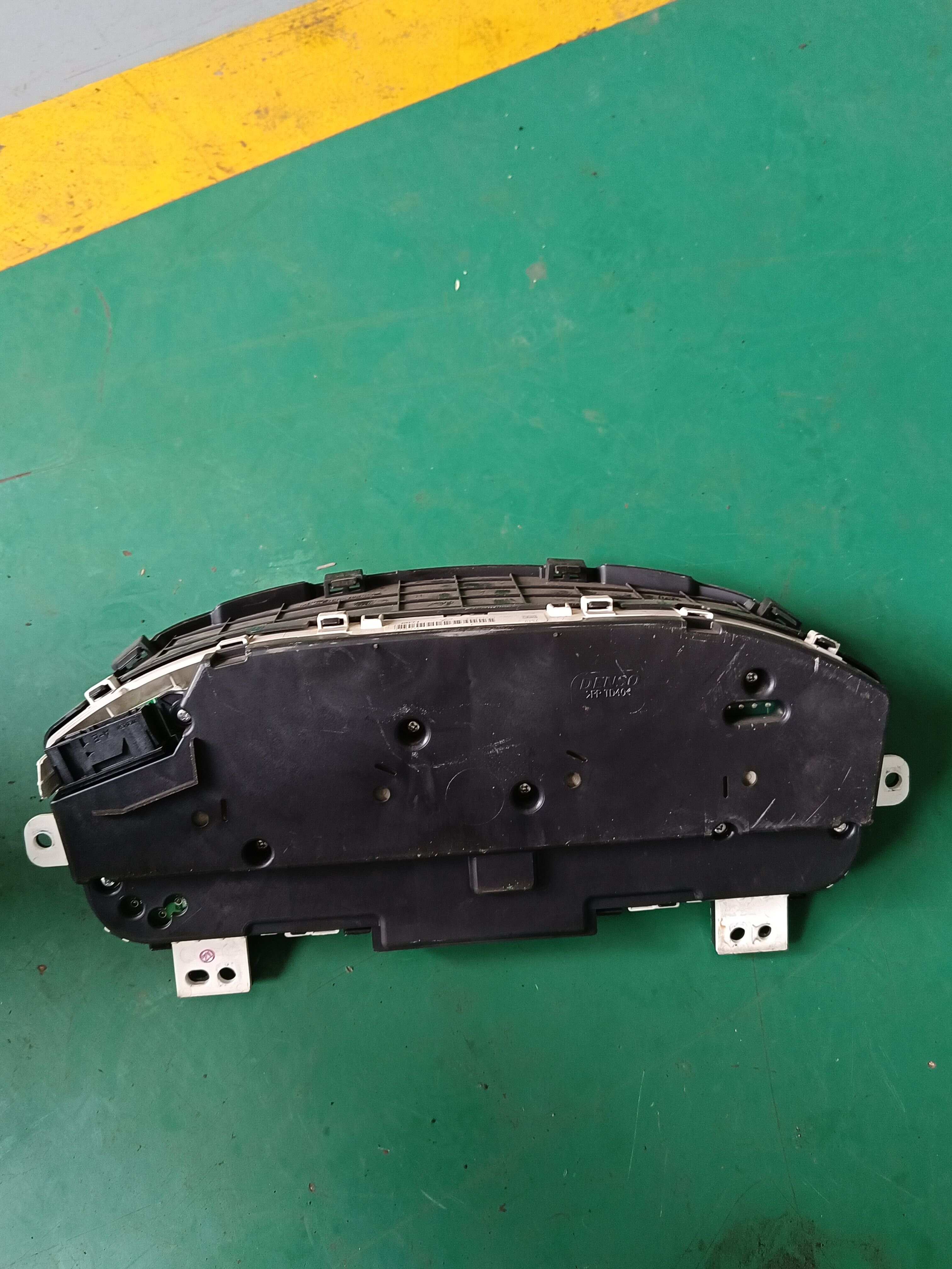 TN2574305366 Instrument Cluster Assembly