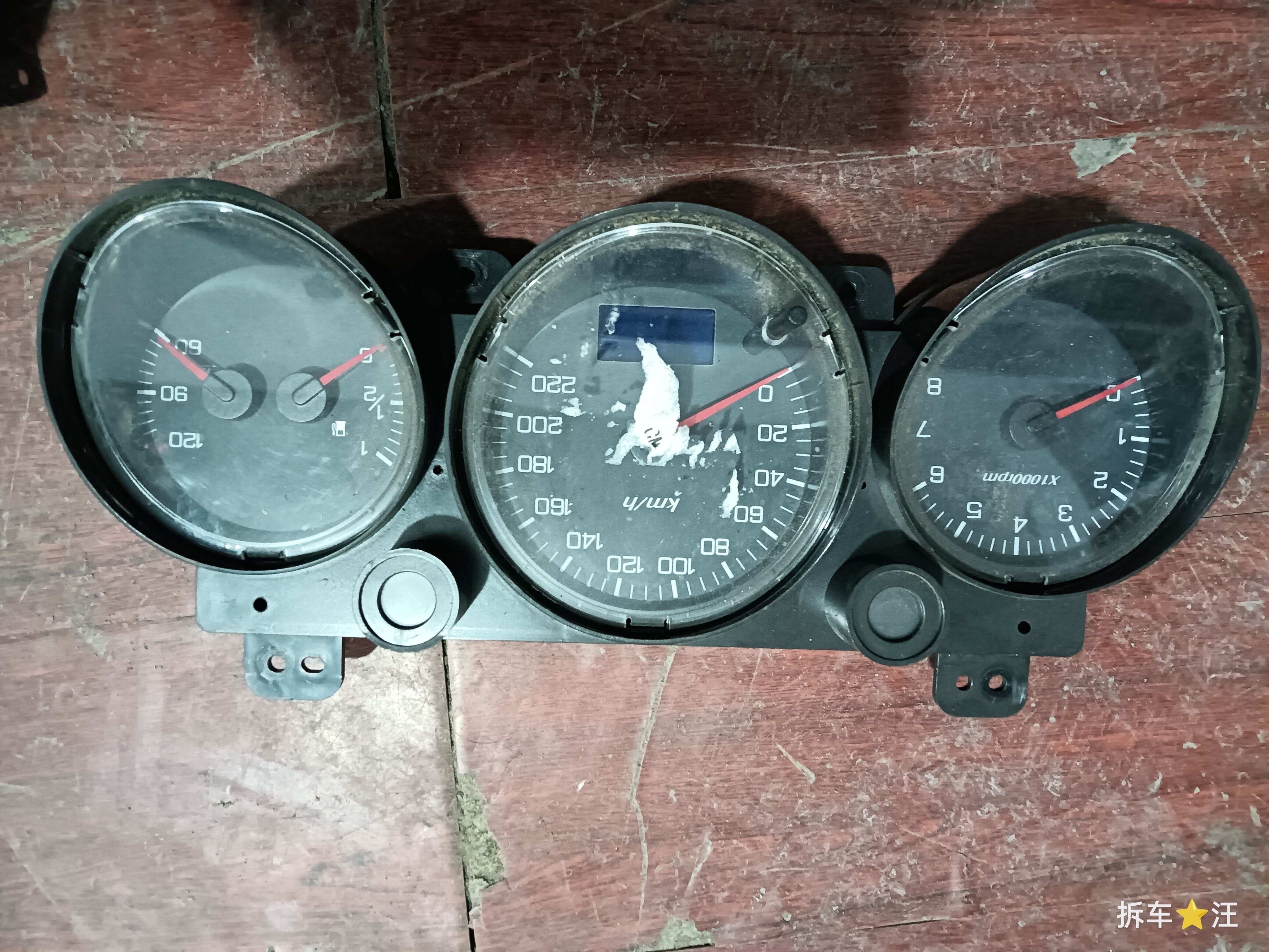 2304975M 组合仪表总成