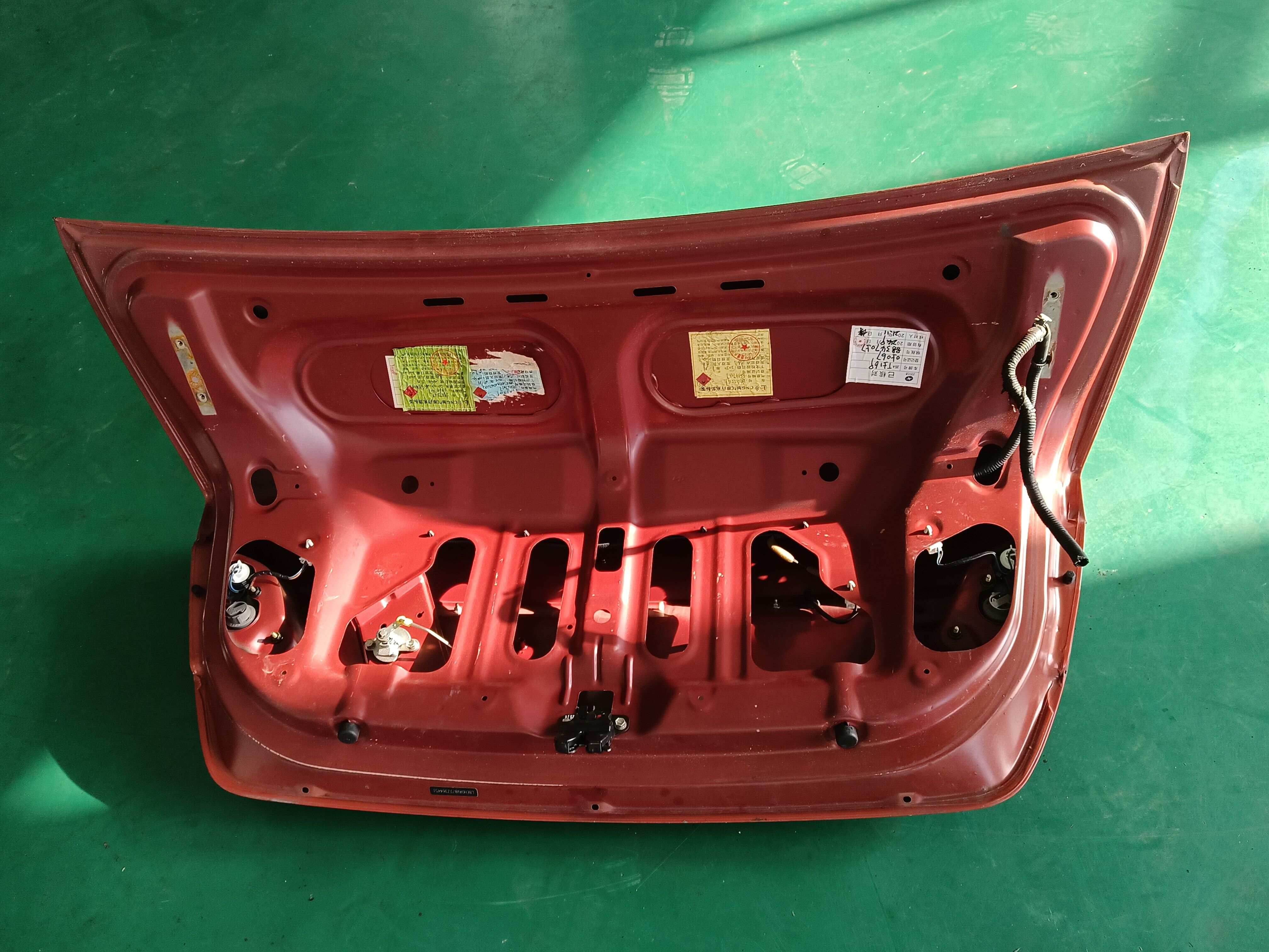 692000Q502 尾盖总成