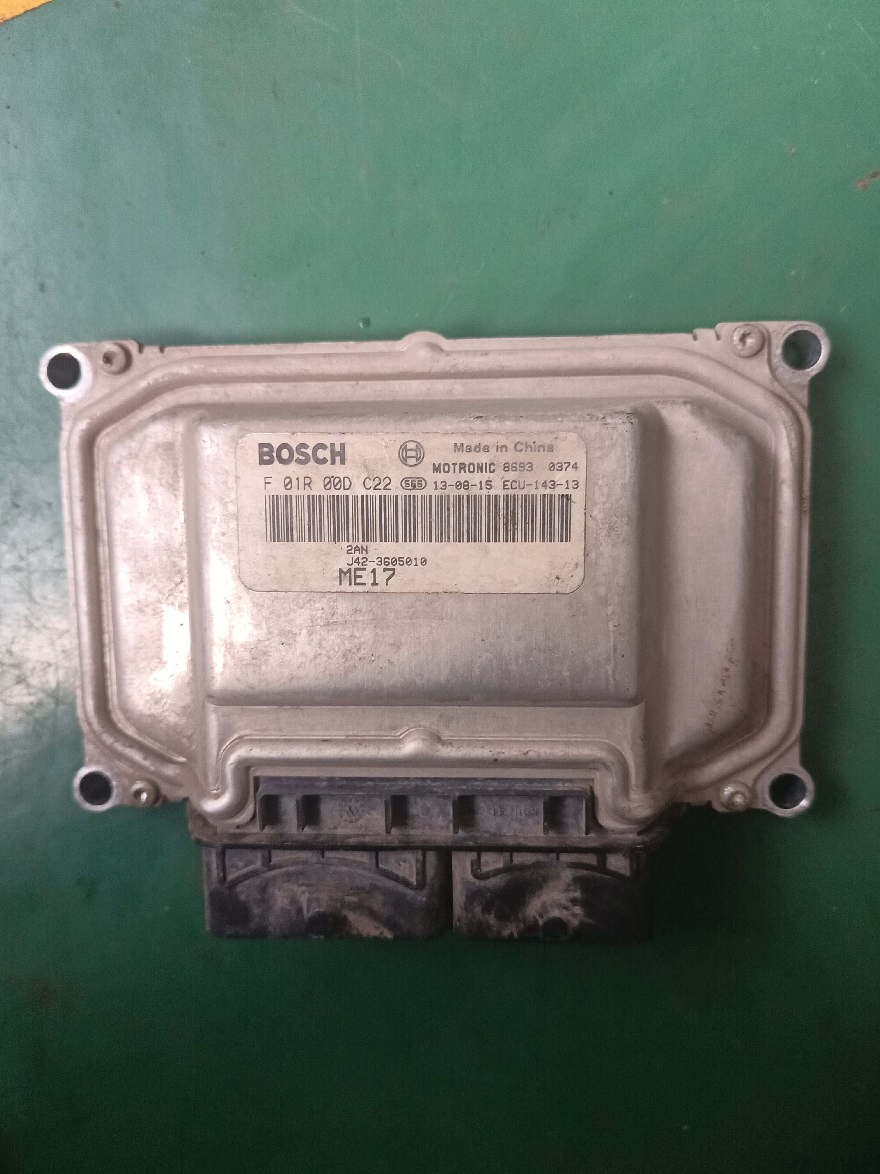 F01R00DC22 发动机电脑