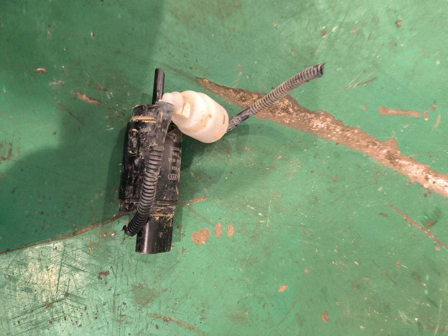 1KD955651A 前风挡雨刮清洗器泵